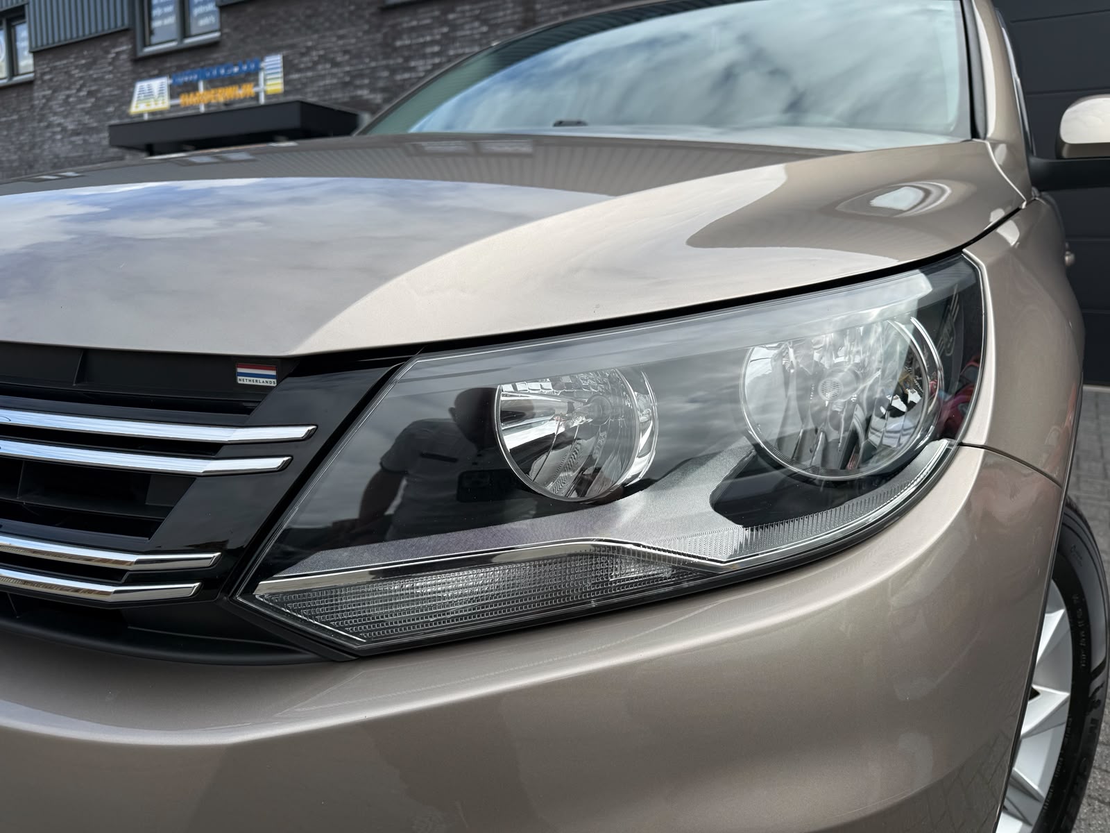 Volkswagen Tiguan 1.4 TSI Sport&Style | 1E EIGENAAR | 3/6/12MND GARANTIE | NAVI | PDC | 160 PK | LAGE KM |