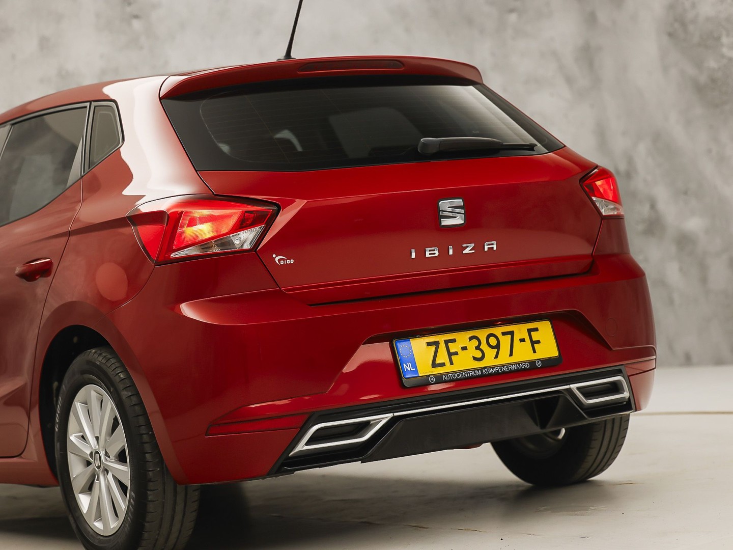 SEAT Ibiza 1.0 Sport (APPLE CARPLAY, GROOT NAVI, CLIMATE, GETINT GLAS, SPORTSTOELEN, LM VELGEN, CRUISE, NIEUWSTAAT)