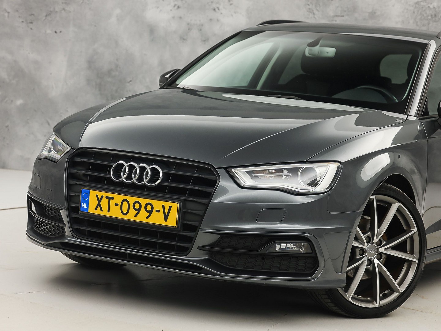 Audi A3 Sportback 1.4 TFSI S-Line Sport Automaat (NAVIGATIE, CLIMATE, LEDER/ALCANTARA, KEYLESS, SPORTSTOELEN, STOELVERWARMING, GETINT GLAS, CRUISE, NIEUWSTAAT)