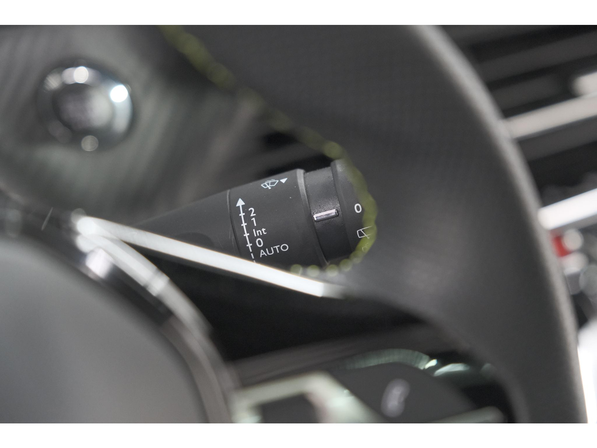 Peugeot 2008 PureTech 130 GT | Elektrisch Panoramadak | Camera | Dodehoekdetectie | Navigatie