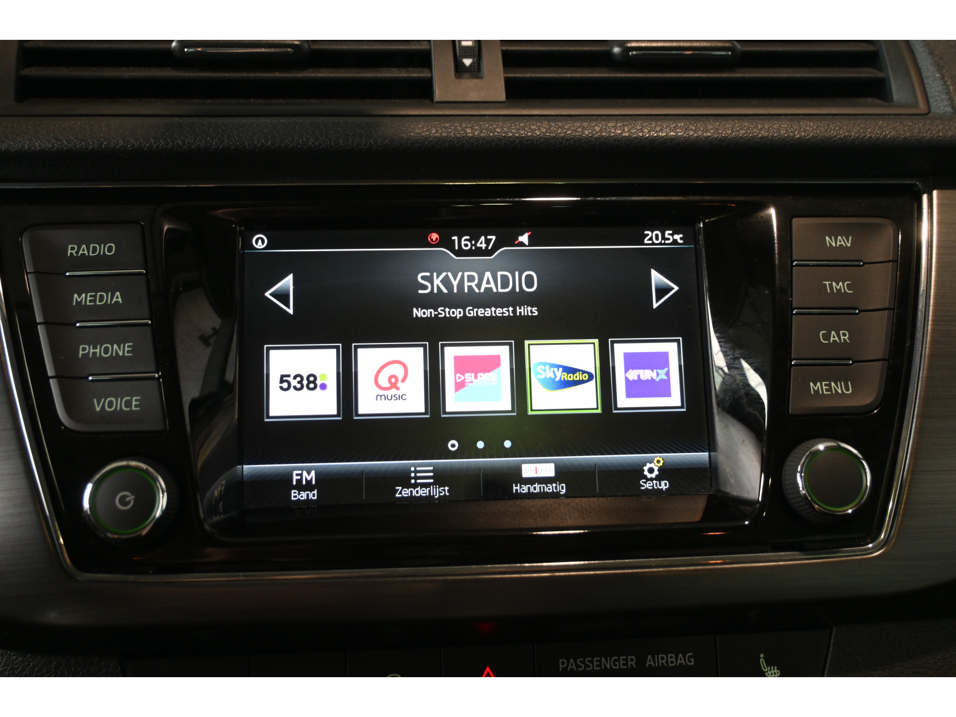 ŠKODA Fabia Combi 1.0 TSI Clever Clima Navigatie Panoramadak LED Stoelverwarming Rijklaarprijs! Inruil Mogelijk!