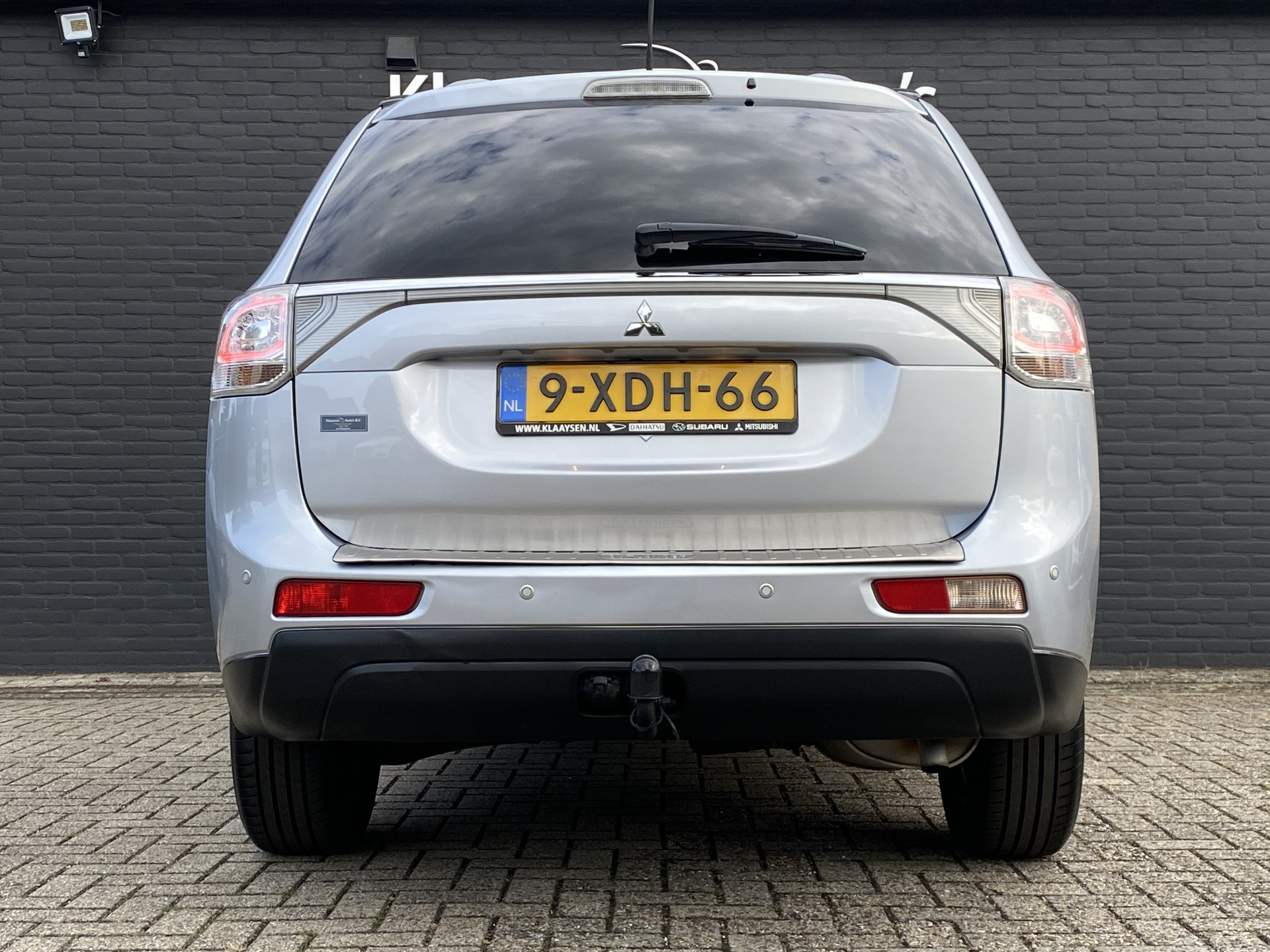 Mitsubishi Outlander 2.0 Intense 150 pk AUT. | dealer onderh. | lichtmetaal 18 inch | trekhaak | cruise control | apple carplay - android