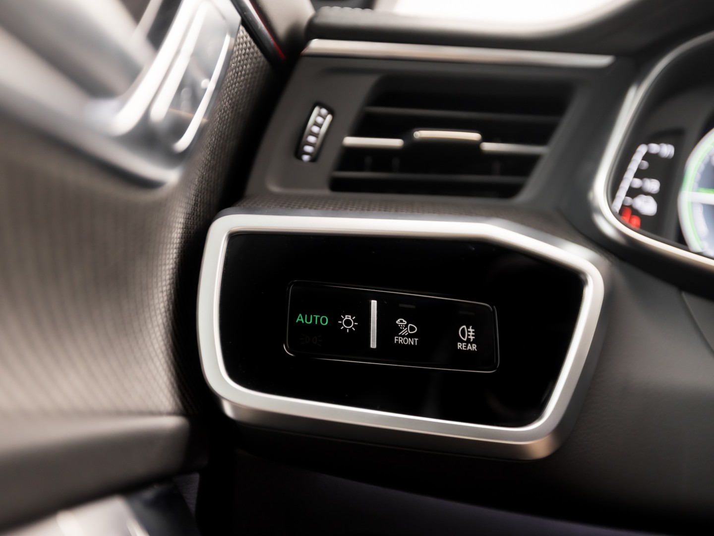 Audi A6 55 TFSI e Quattro S-Line Competition 367Pk Automaat (PANORAMADAK, CARBON PACK, BANG&OLUFSEN, APPLE CARPLAY, CAMERA, MEMORY SEATS, GETINT GLAS, HEAD-UP DISPLAY, ADAPTIVE CRUISE, SFEERVERLICHTING, NIEUWSTAAT)