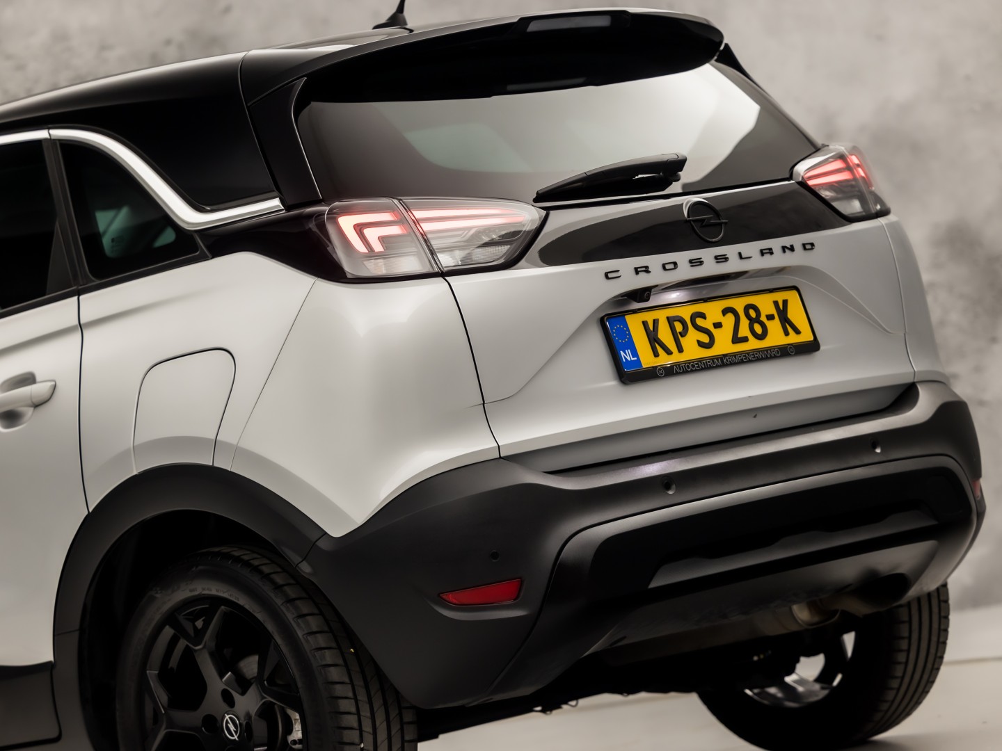 Opel Crossland 1.2 Turbo GS Sport Automaat 131Pk (TWO TONE, GROOT NAVI, APPLE CARPLAY, 360 CAMERA, LM VELGEN, STOELVERWARMING, NIEUWE APK, NIEUWSTAAT)