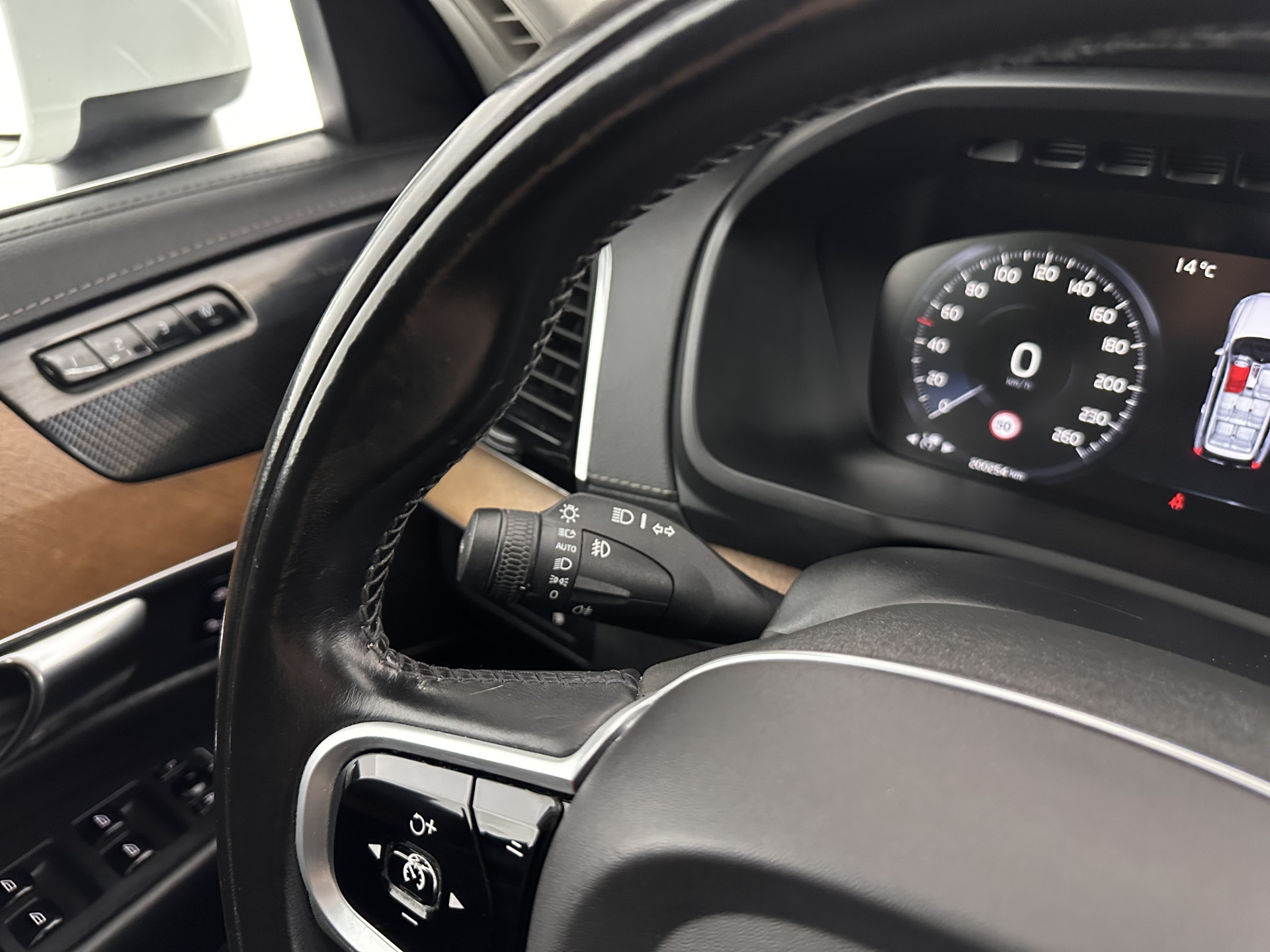 Volvo XC90 2.0 T8 Twin Engine AWD Inscription (7-Pers.) [ Plug-In ] Aut.*PANO | LEATHER | FULL-LED | MEMORY-PACK | DIGI-COCKPIT | HARMAN/KARDON | CAMERA | HEATED-SPORTSEATS | HEAD-UP | LANE-ASSIST | CARPLAY | AIRSUSPENSION | ECC | PDC | CRUISE | TOWBAR |
