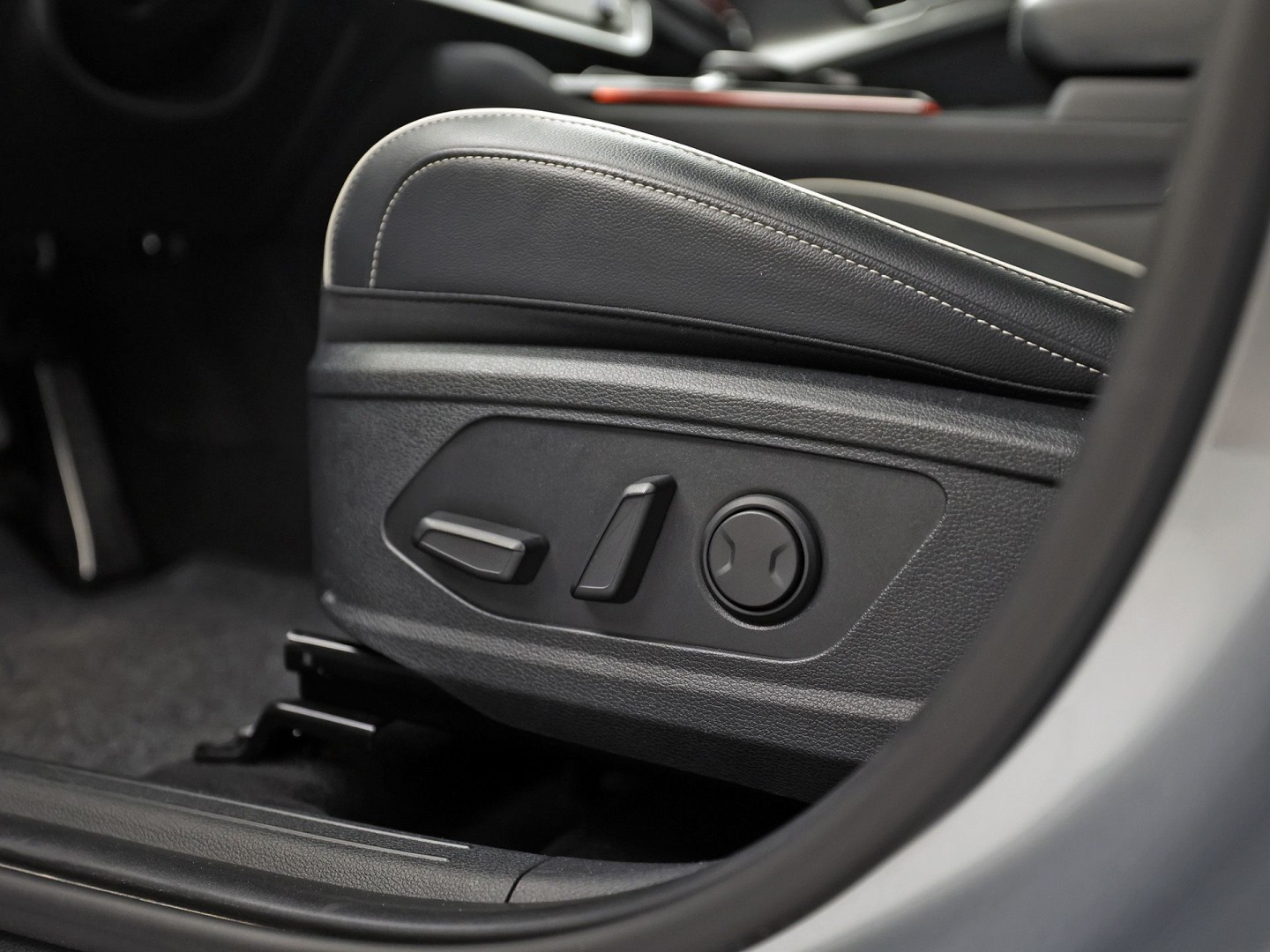 Kia Sportage 1.6 T-GDi MHEV GT-Line Edition Automaat 150Pk (PANORAMADAK, APPLE CARPLAY, STOELKOELING/VERWARMING, 360 CAMERA, ELEK BESTUURDERSSTOEL, LM VELGEN, NIEUWE APK, NIEUWSTAAT)