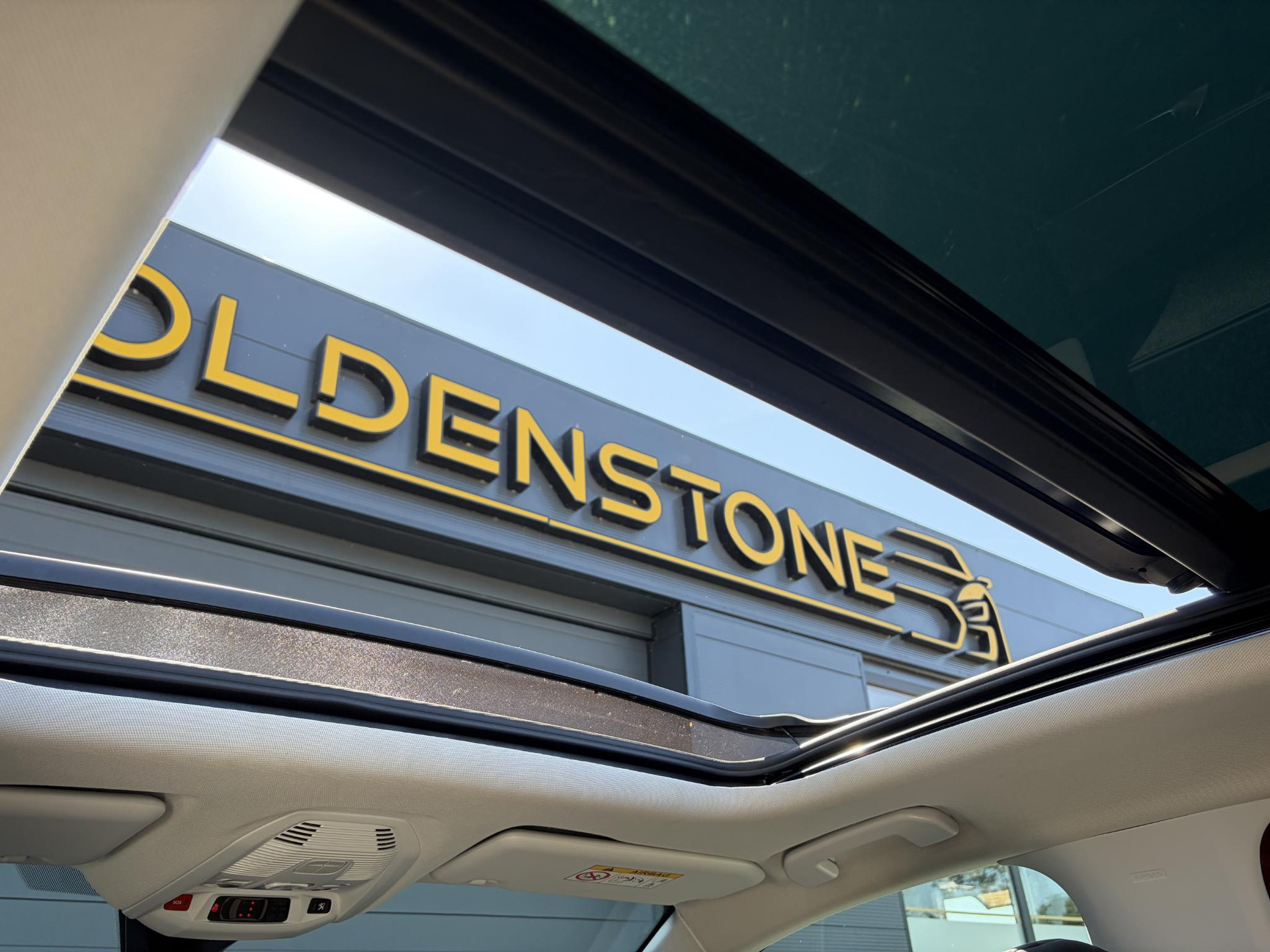 Peugeot 3008 1.2 PureTech Allure Distributieriem vv in 2025 l Pano l 360° Camera l Carplay l Dealer Onderhouden l Navi l Halfleder l Pdc l Keyless l 131pk l 6 Bak l Apk tot 12-2026