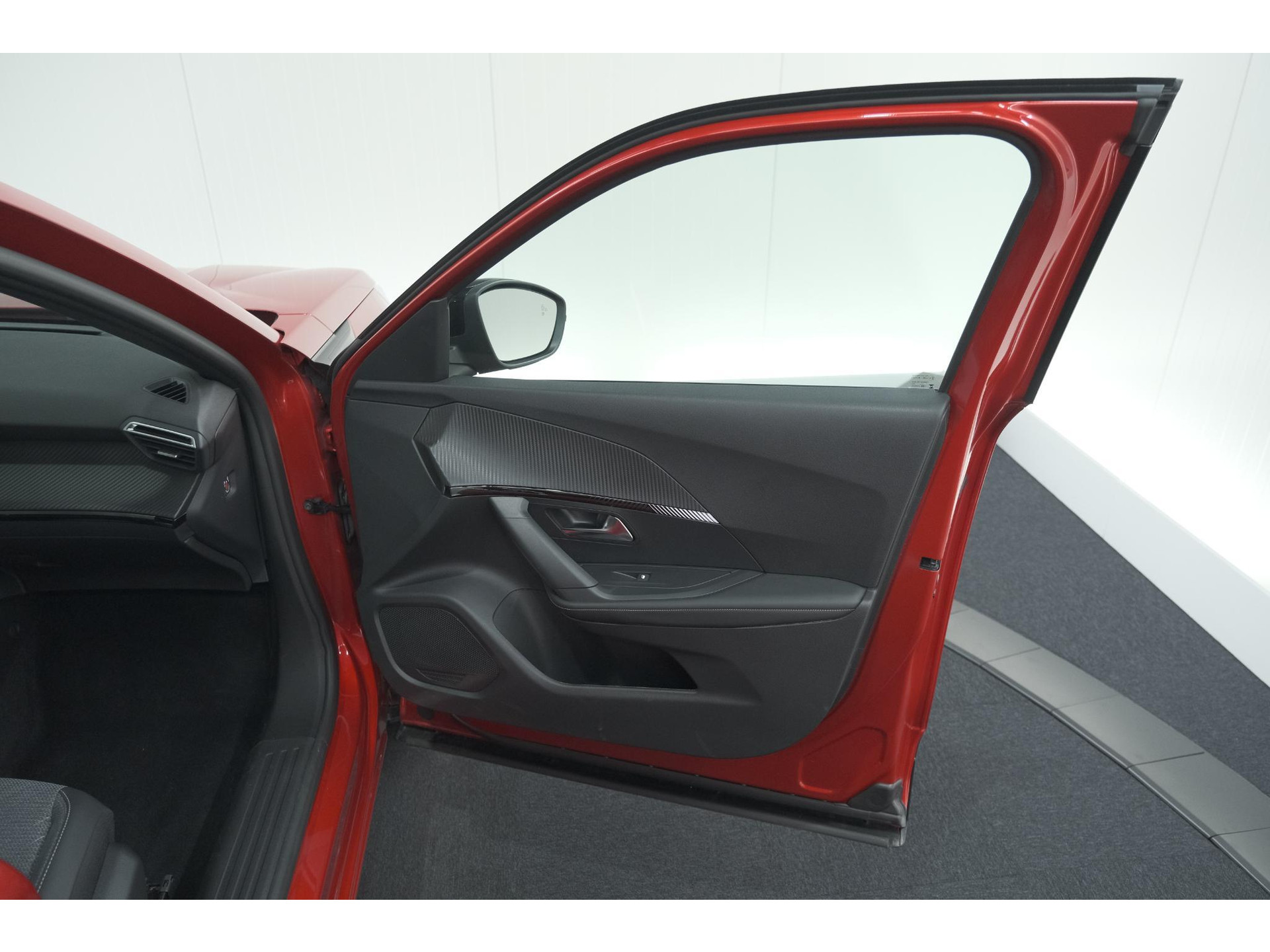 Peugeot 2008 Hybrid 145 e-DCS6 Allure | 360 Camera | Adaptieve Cruise Control | Navigatie | Dodehoekdetectie