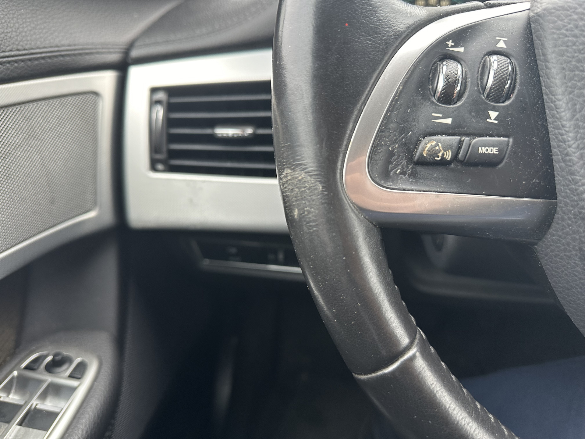 Jaguar XF 2.2D Aut. *LEATHER  | BI-XENON | NAVI-FULLMAP | CAMERA | ECC | PDC | CRUISE | HEATED-COMFORT-SEATS | KEYLESS | SHIFT-PADDLES | TOWBAR | 17"ALU*