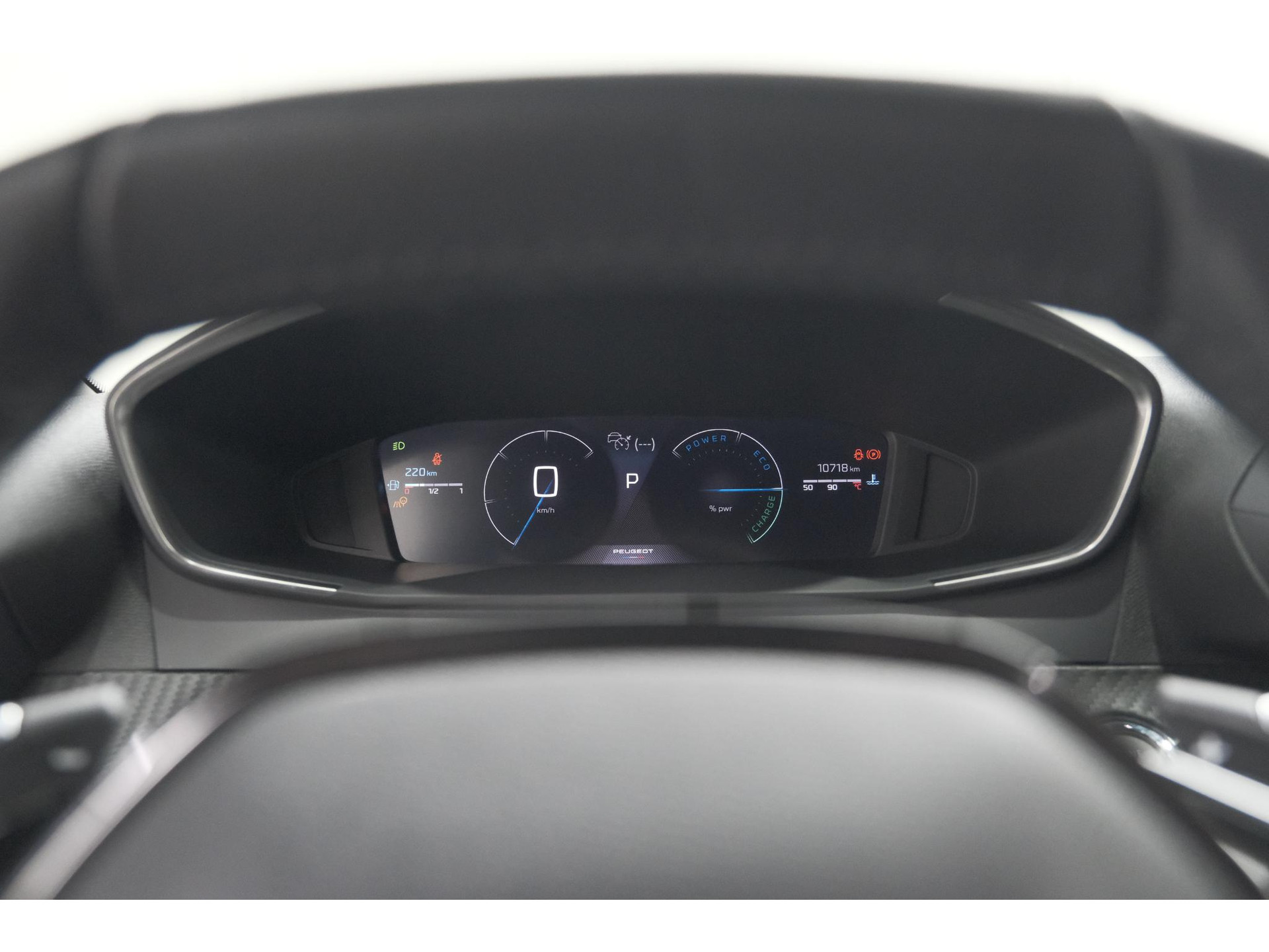 Peugeot 2008 Hybrid 136 e-DCS6 Allure | 360 Camera | Adaptieve Cruise Control | Dodehoekdetectie | Apple Carplay