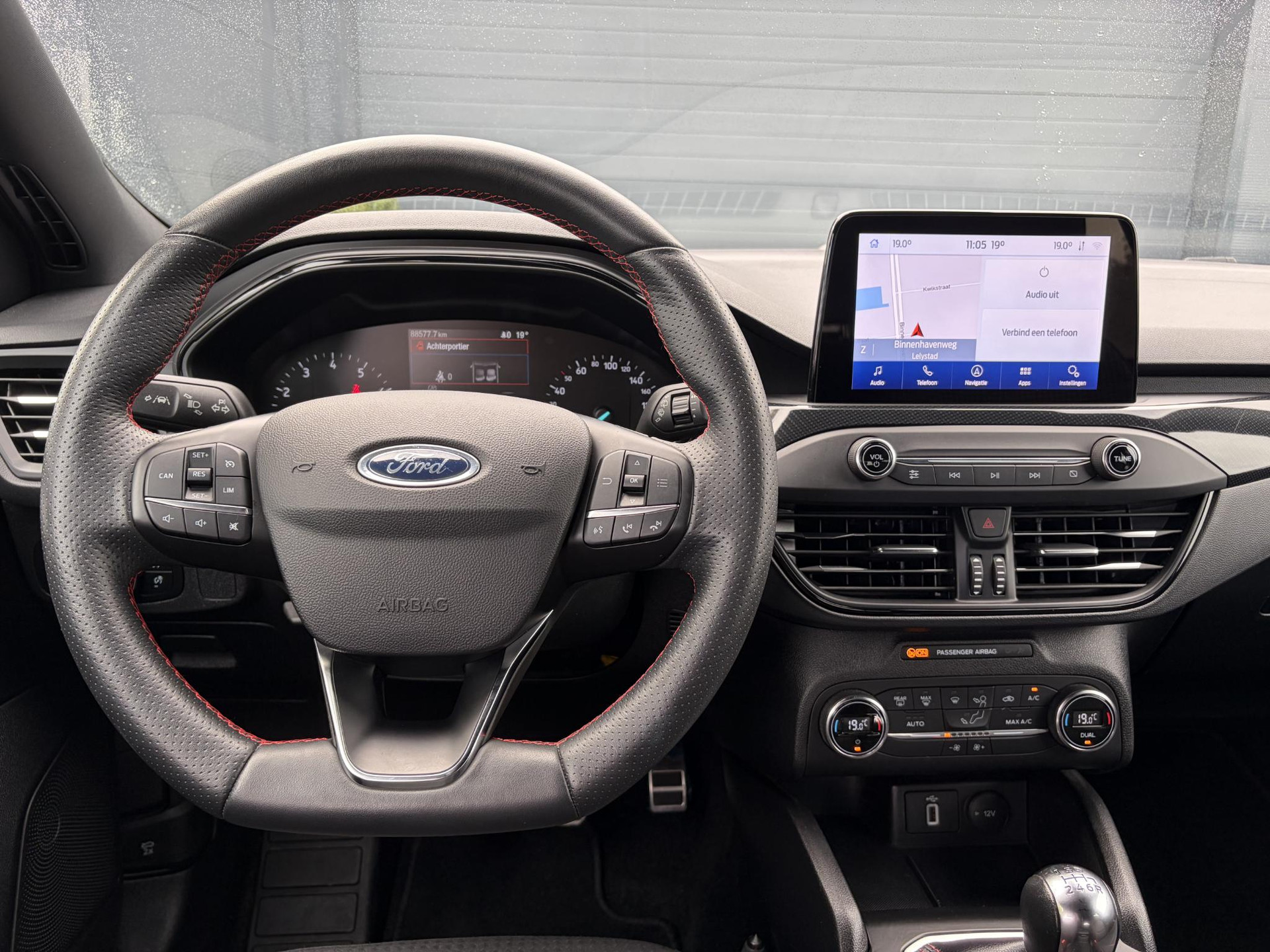 Ford Focus 1.0 EcoBoost ST Line Business 2e Eigenaar l Navi l Clima l Cruise l 125pk l Keyless l Pdc V+A l 18 '' Lmv  l N.A.P l Apk tot 02-2028