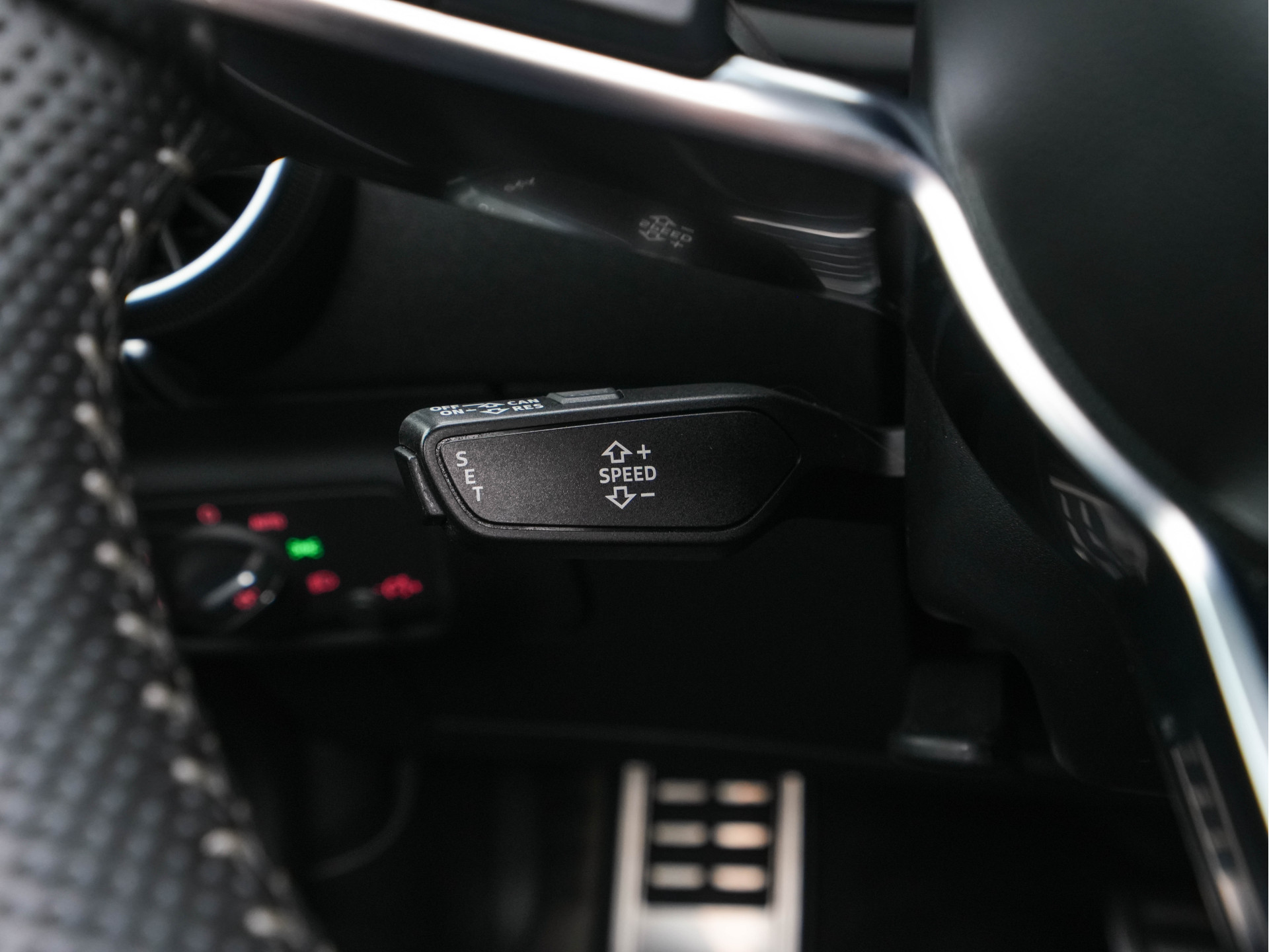 Audi TT Roadster 2.0 TFSI S-Line Pro Line Quattro Aut. *LEATHER-ALCANTARA | FULL-LED | BANG&OLUFSEN-AUDIO | DIGI-COCKPIT | AIR-SCARF | HEATED-SPORTSEATS | NAVI-FULLMAP | DAB+ | KEYLESS | ECC | PDC | 18''ALU*