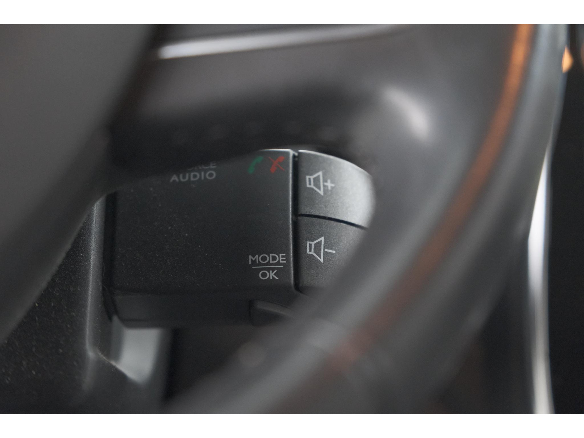 Renault Captur TCe 90 Intens | Camera | Dodehoekdetectie | Navigatie | Parkeersensoren