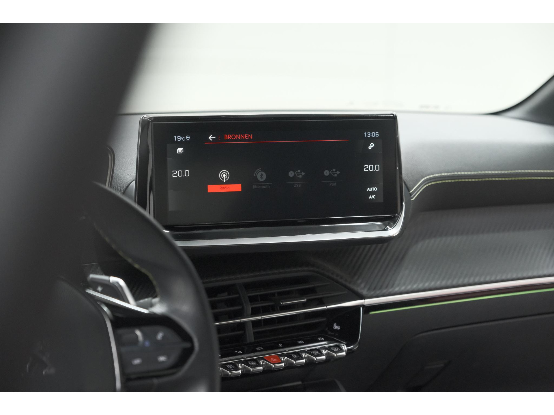 Peugeot 208 PureTech 130 EAT8 GT | Panoramadak | Camera | Apple Carplay | Stoelverwarming