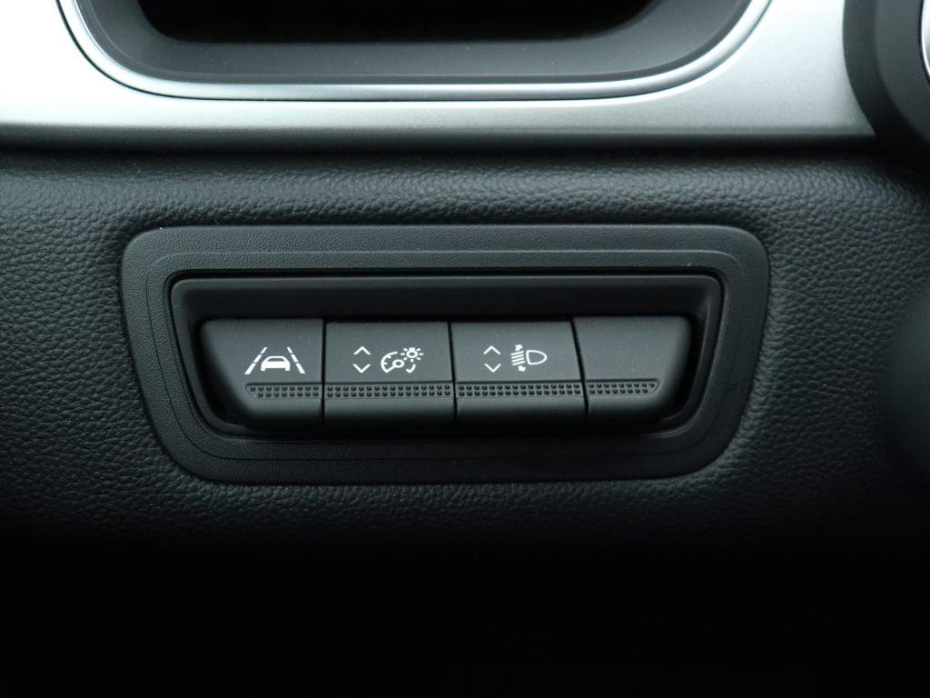 Renault Captur 1.3 TCe 140PK Zen | DEALER ONDERHOUDEN | CLIMAT CONTROL | CARPLAY | PARK. SENSOREN | LM VELGEN