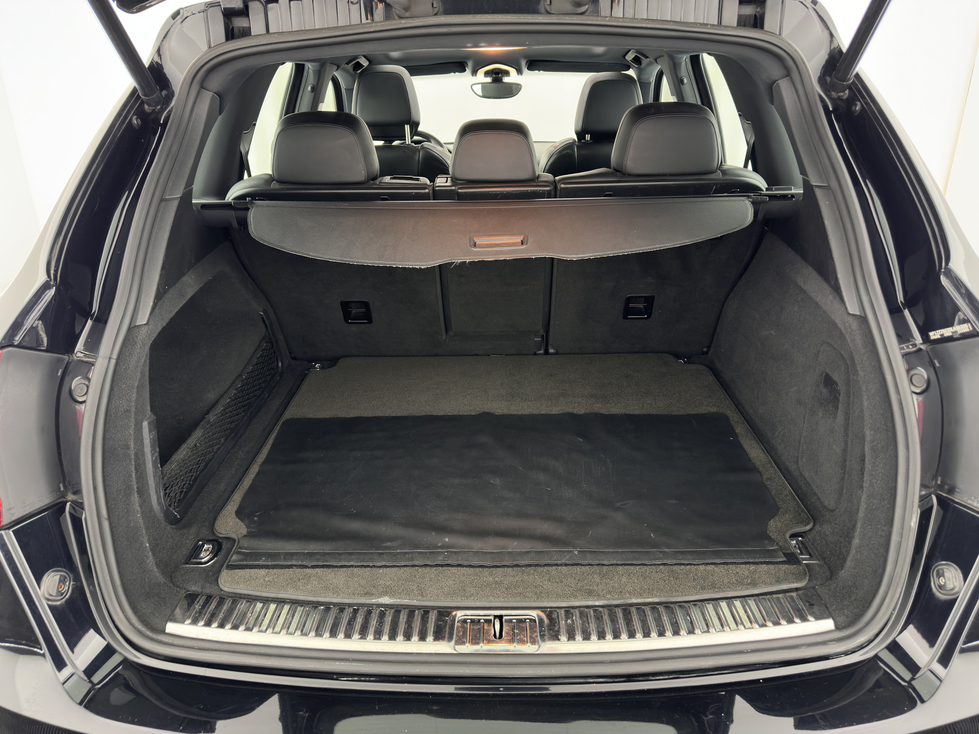 Porsche Cayenne 3.0 D Aut. *PANO | LEATHER | XENON-PLUS | SPORT-CHRONO | HEATED-COMFORTSEATS | BOSE-SOUND | MEMORY-PACK |  AIR-SUSPENSION | NAVI-FULLMAP | TOWBAR | LANE-ASSIST | SHIFT-PADDLES | 18''ALU*