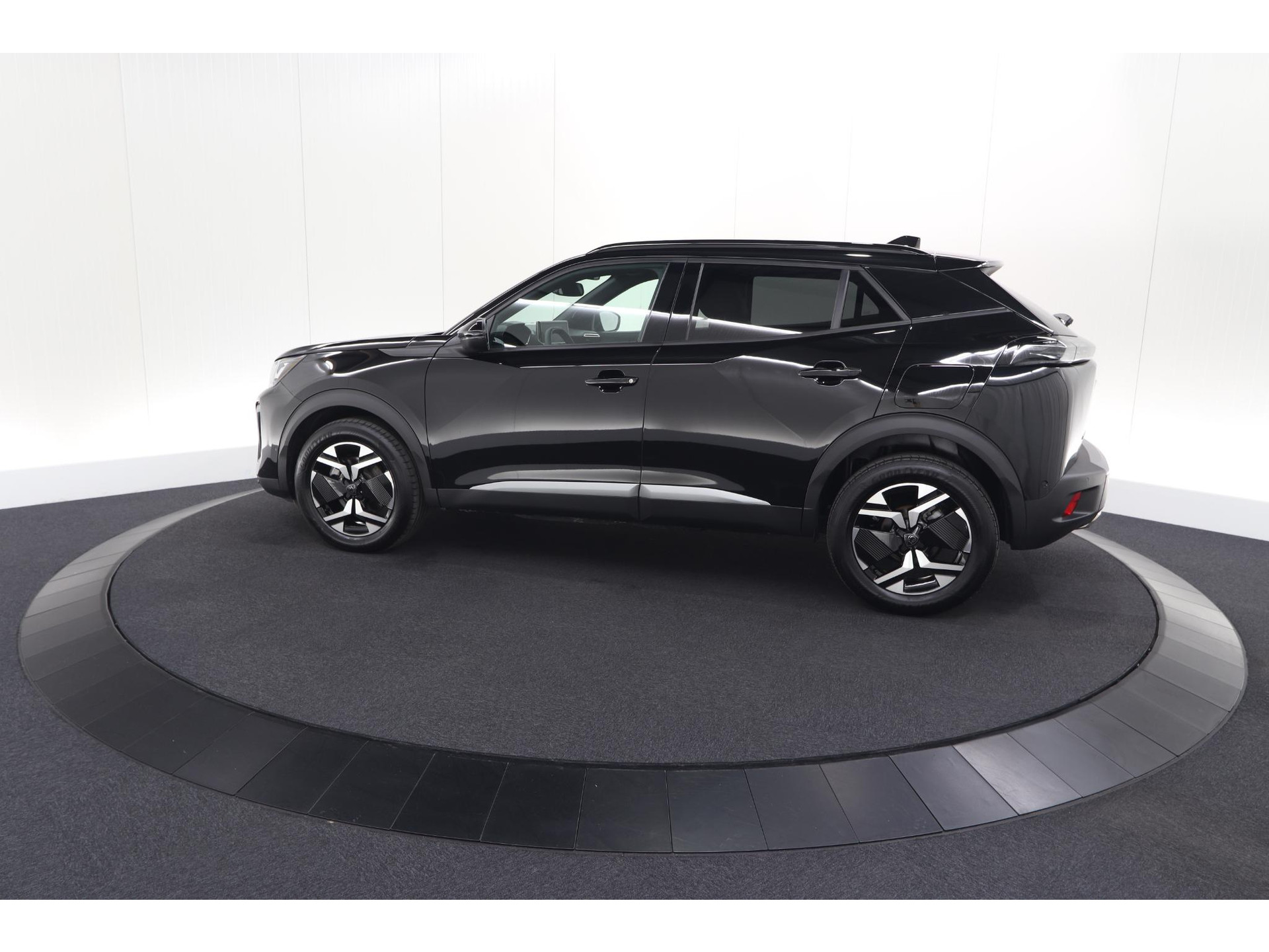 Peugeot 2008 1.2 Hybrid 145 Allure | 360 Camera | Adaptieve Cruise Control | Navigatie | Dodehoekdetectie