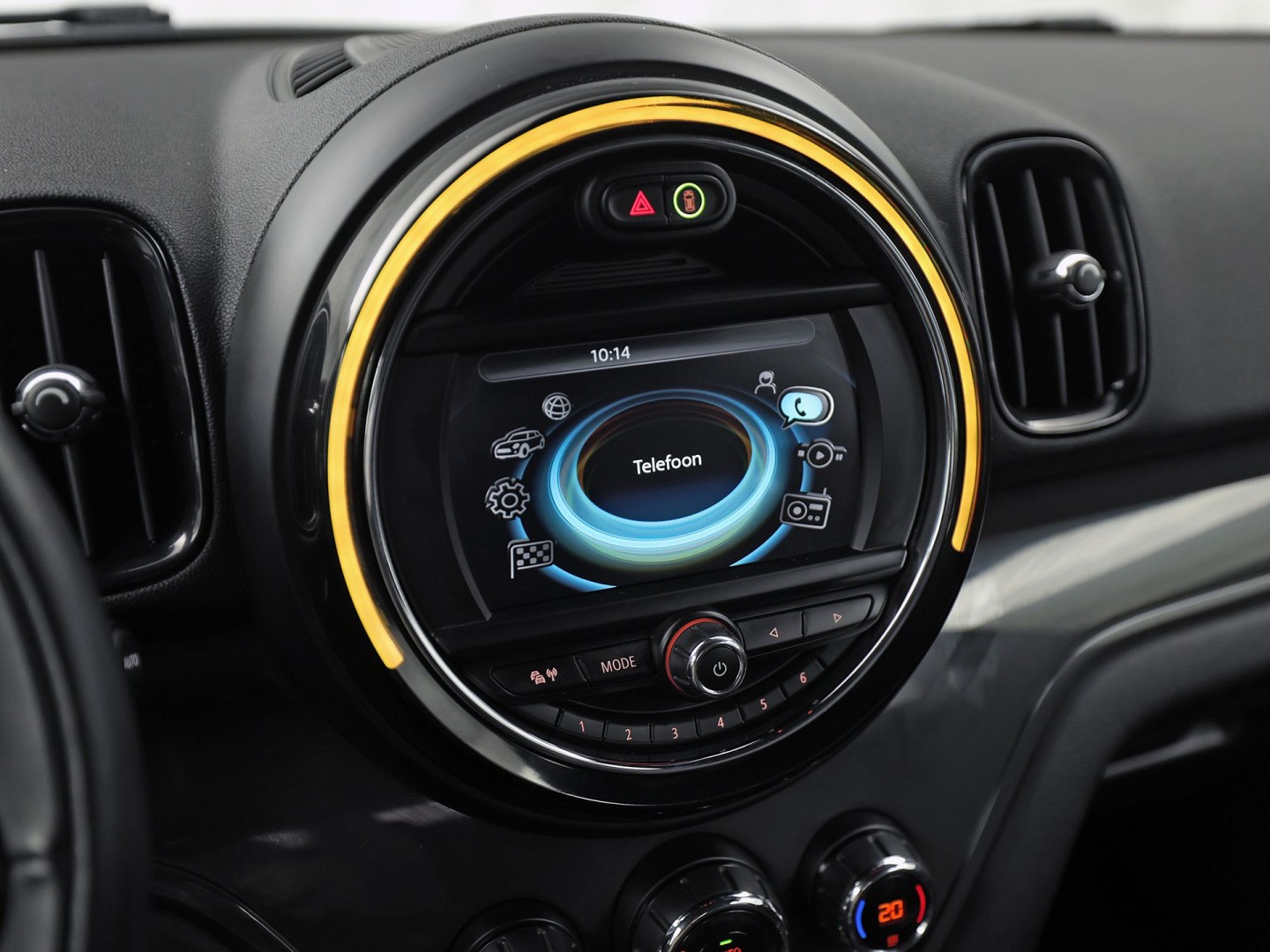 MINI Countryman 1.5 Cooper Chili (NAVIGATIE, CLIMATE, LEDER, PARKEERSENSOREN, SPORTSTOELEN, CRUISE, NIEUWE APK, NIEUWSTAAT)