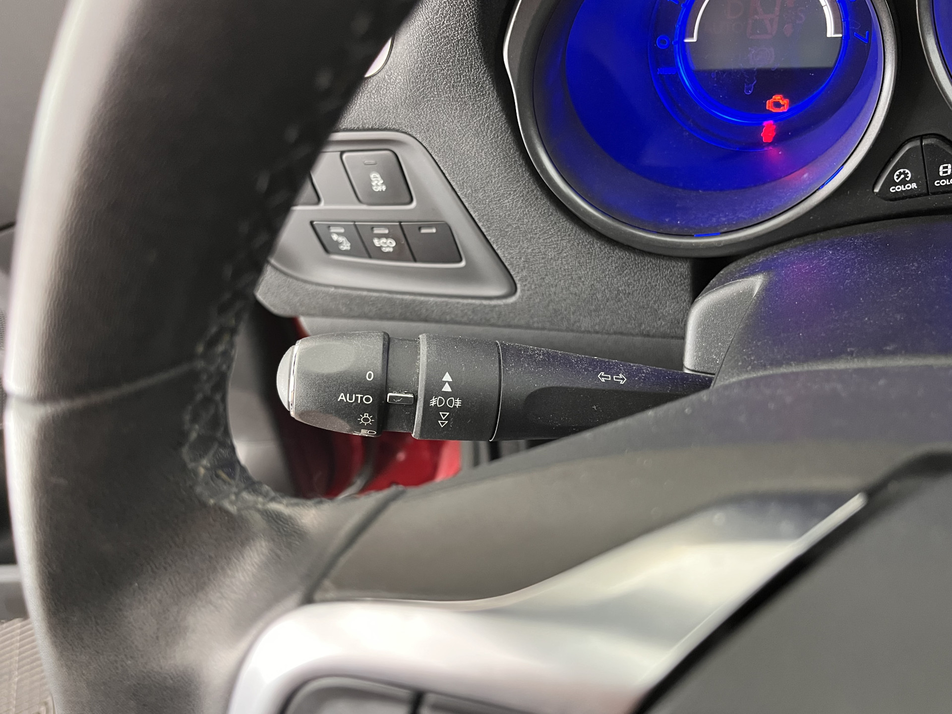 Citroën C4 1.6 e-HDi Ligne Business *PANO | NAVI-FULLMAP | COMFORT-SEATS | ECC | PDC | CRUISE | TOWBAR | 16"ALU*