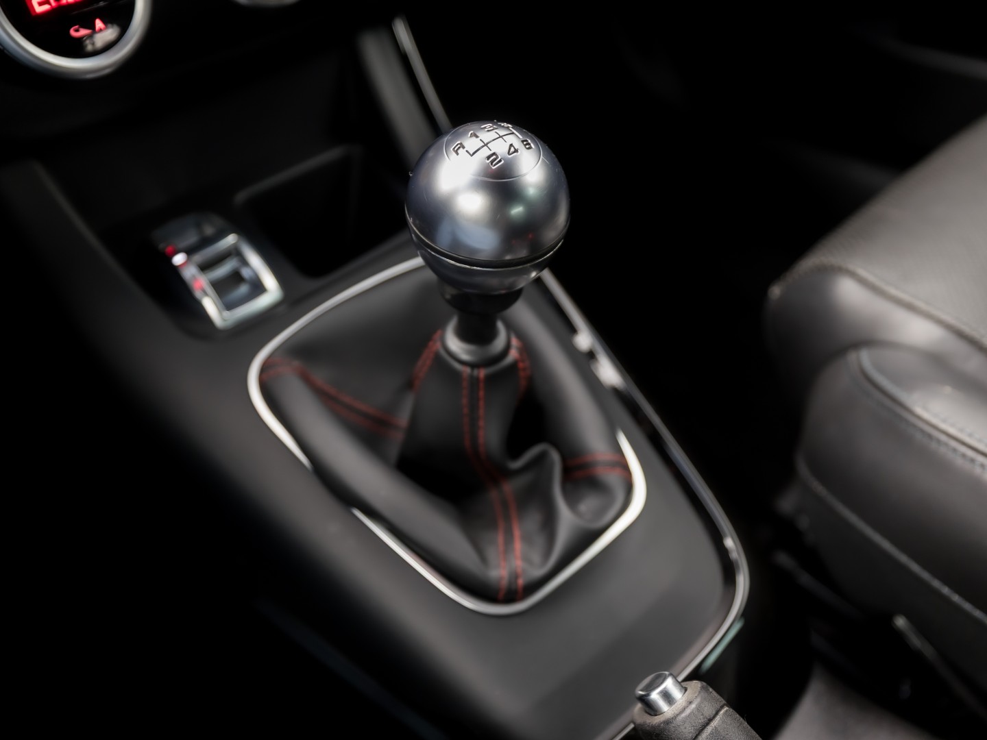 Alfa Romeo Giulietta 1.7 TBi Quadrifoglio Verde Sport 235Pk (APPLE CARPLAY, CLIMATE, GETINT GLAS, SPORTSTOELEN, LEDER, CRUISE, NIEUWSTAAT)