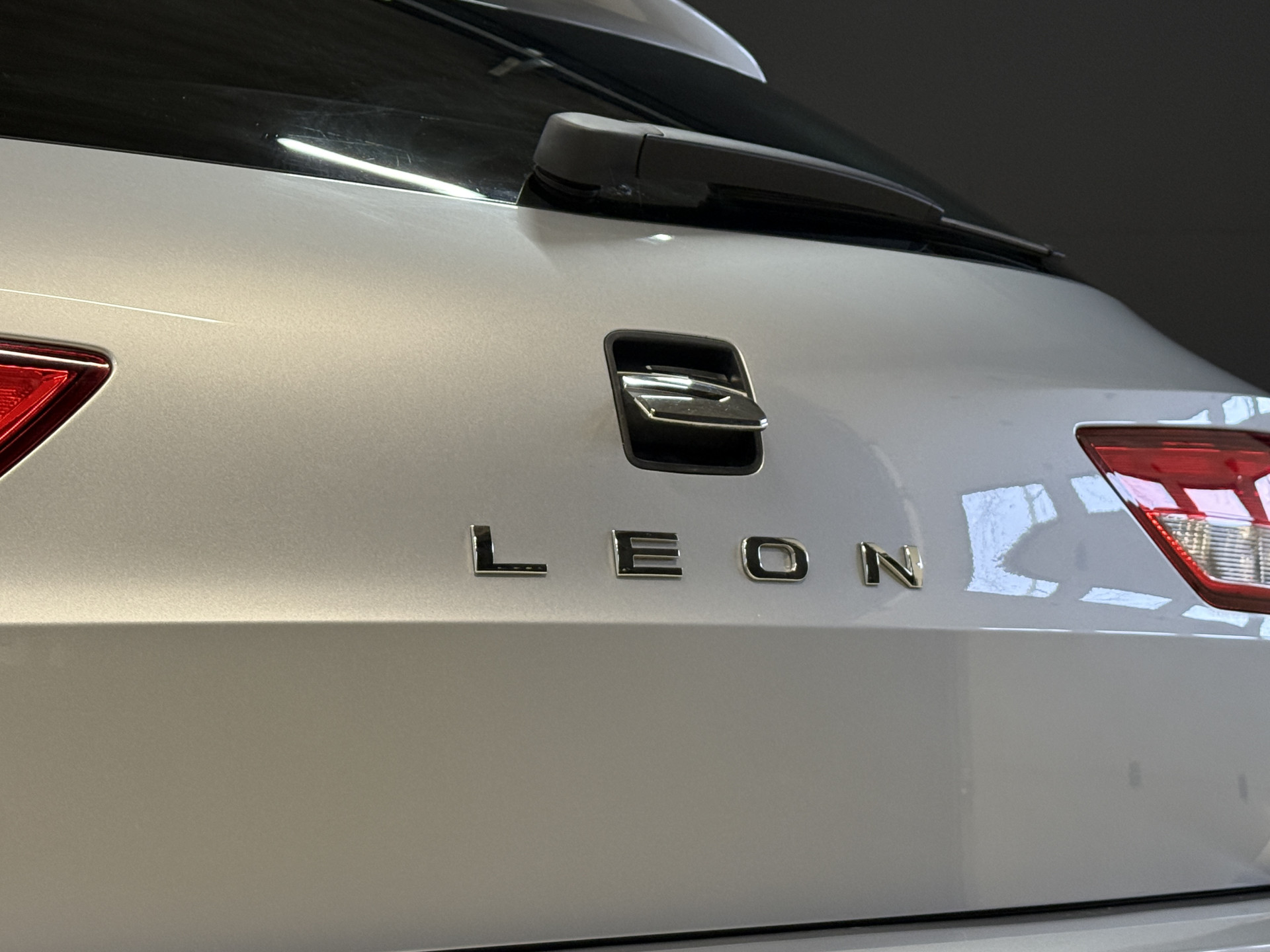 SEAT Leon ST 1.0 TSI Style Ultimate Edition | Camera | Draadloze lader | Apple Carplay