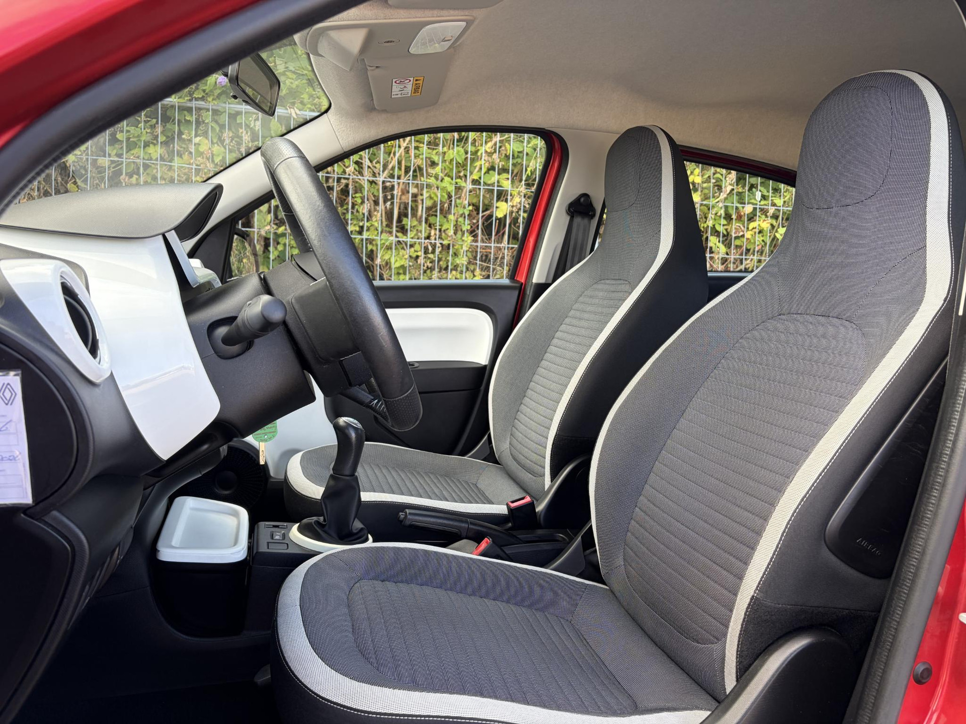 Renault Twingo 1.0 SCe Dynamique Dealer Onderhouden l Airco l Cruise l Recent beurt gehad l Lm velgen l Weinig Km l N.A.P l Apk tot 05-2027