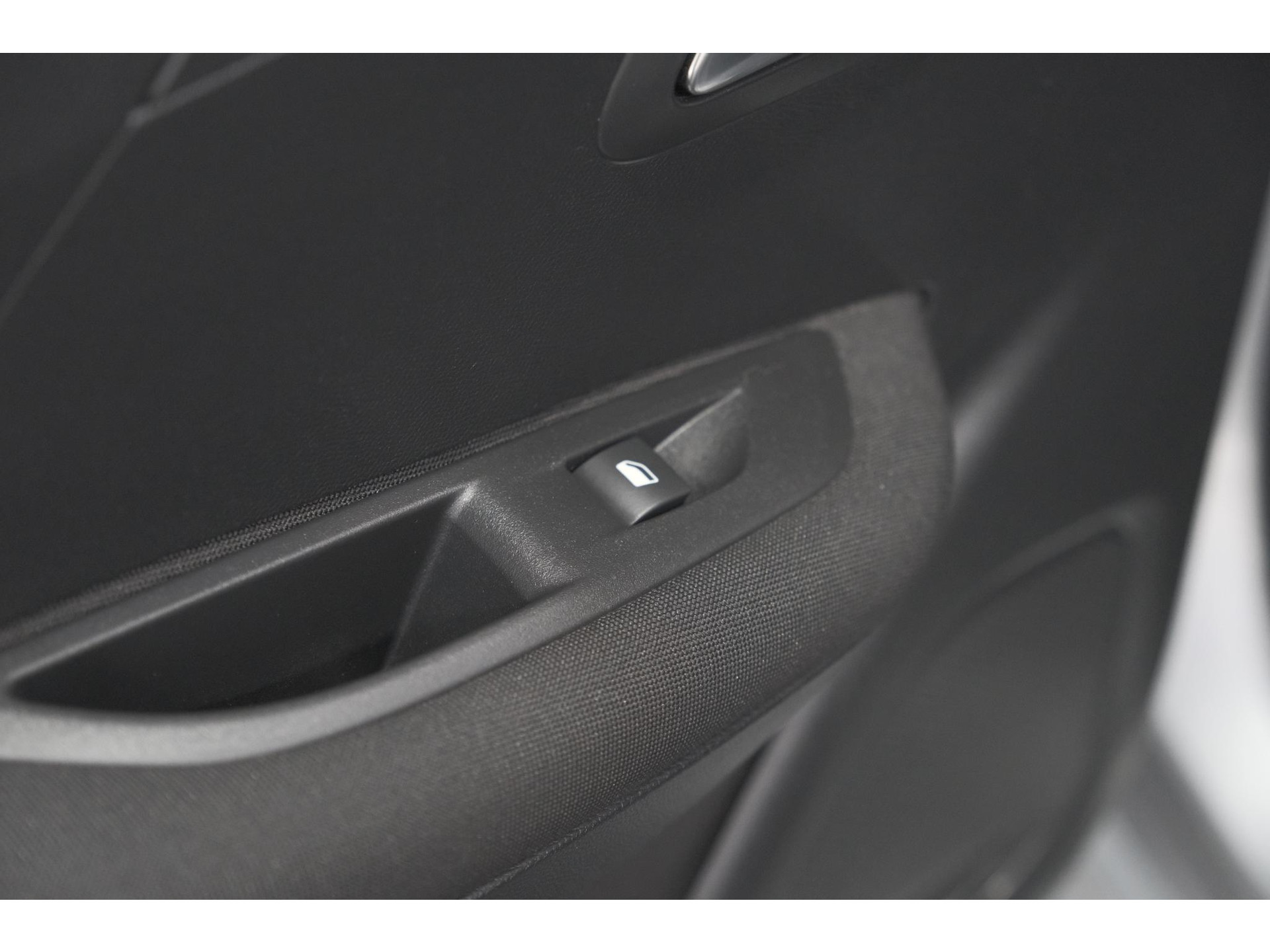 Peugeot 208 PureTech 100 Active | Parkeersensoren | Navigatie | Apple Carplay