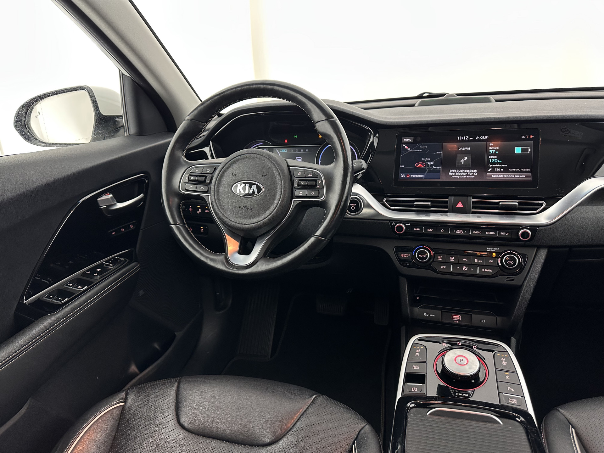 Kia e-Niro ExecutiveLine 64 kWh [ 3-Fase ] {SOH-100%} (INCL-BTW)  Aut.*HEATPUMP | LEATHER | FULL-LED | NAVI-FULLMAP | ADAPTIVE-CRUISE | CAMERA | MEMORY-PACK | LANE-ASSIST | KEYLESS | DIGI-COCKPIT | PRIVACYGLASS | SHIFTPADDLES | 17"ALU*
