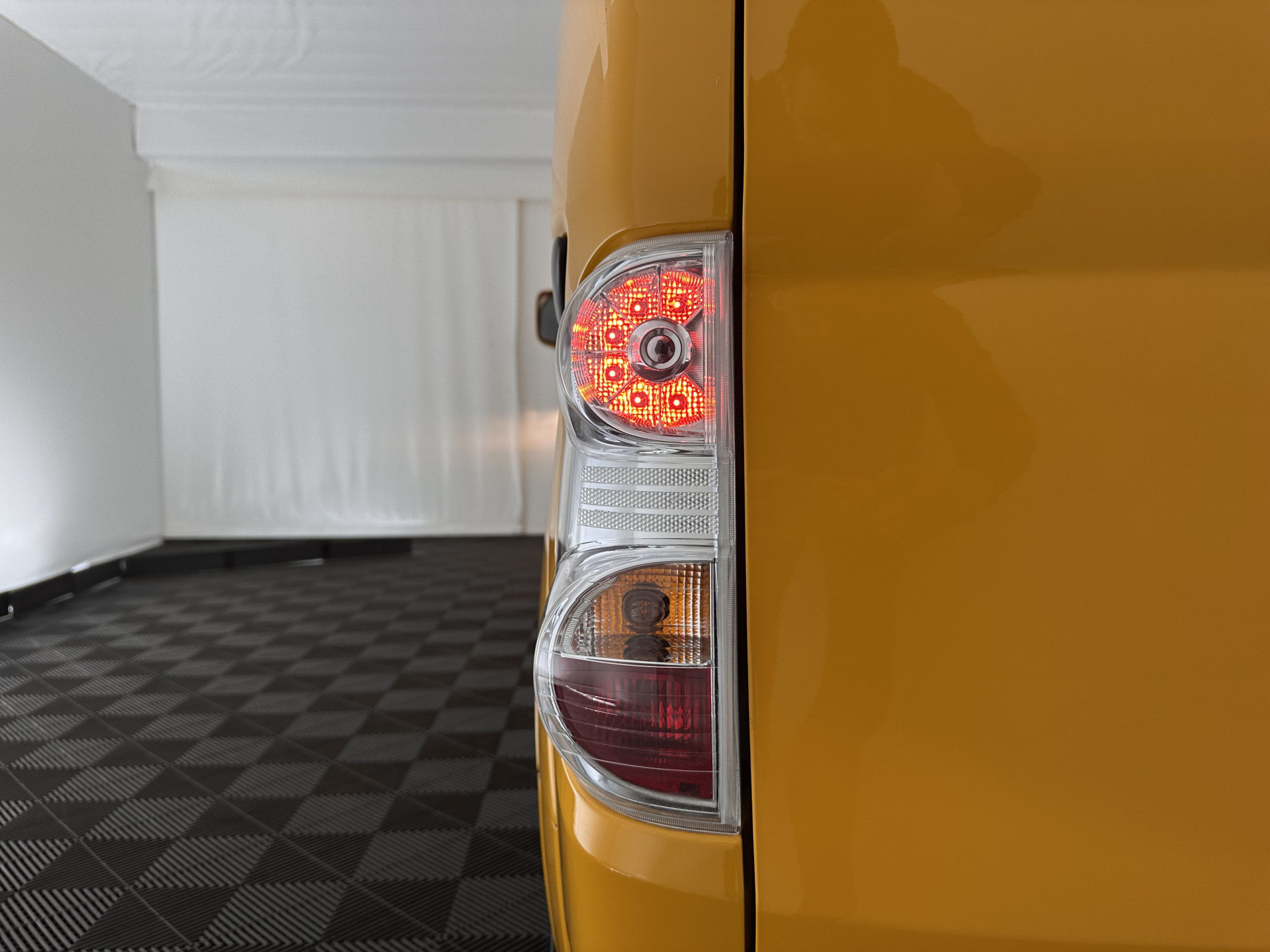 Nissan e-NV200 Evalia 40 kWh Connect Edition [ 7-Pers. ] {SOH-95%} (INCL-BTW) *NAVI-FULLMAP | CAMERA | HEATED-COMFORTSEATS | DAB | PRIVACYGLASS | ECC | CRUISE | 15''ALU*