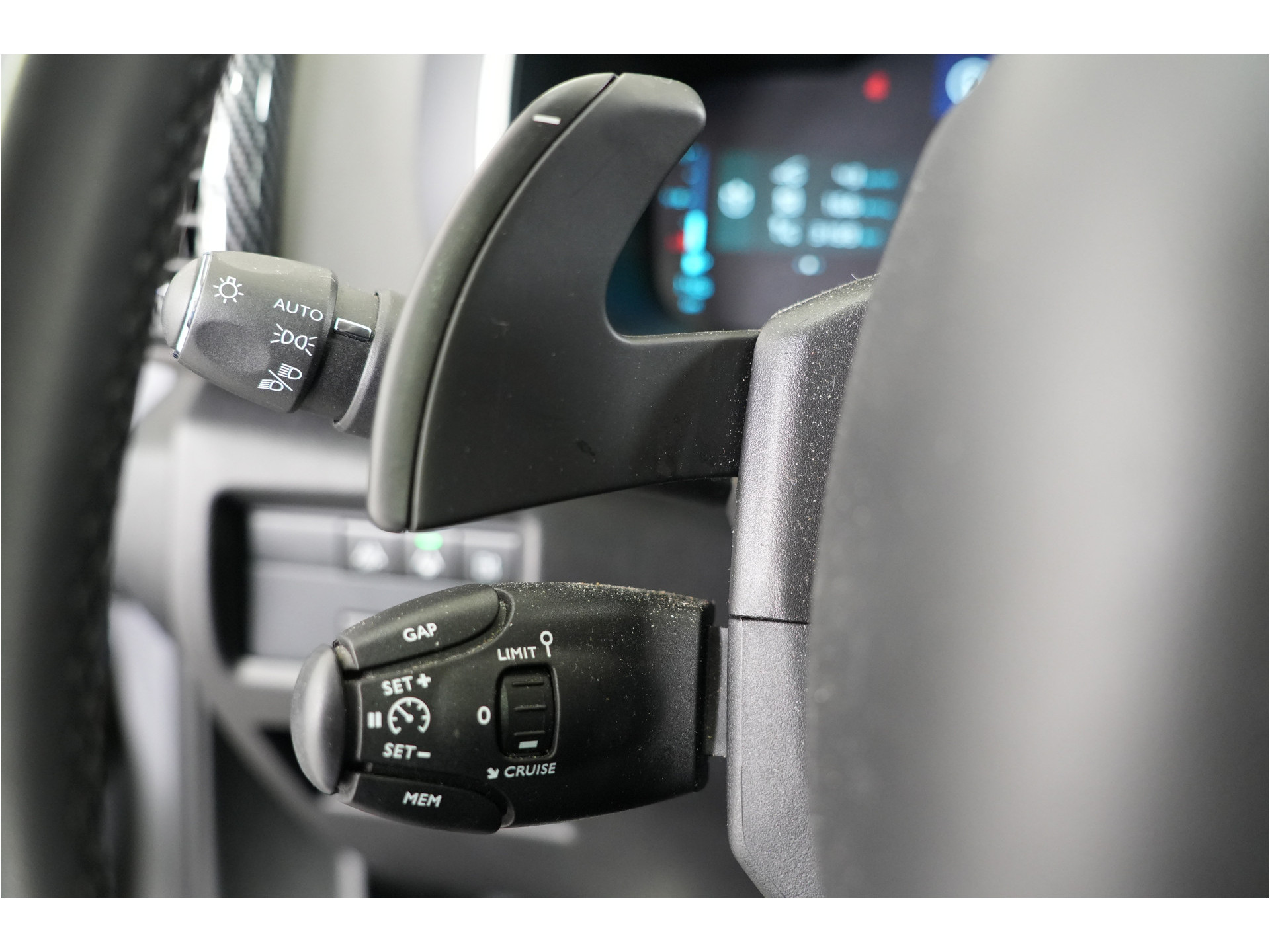 Citroën C5 Aircross 1.6 Shine 225 pk PHEV | SOH 95.5% | Pano | Leder | Massage | Adaptieve Cruise | El. stl. verst. | Inparkeer |