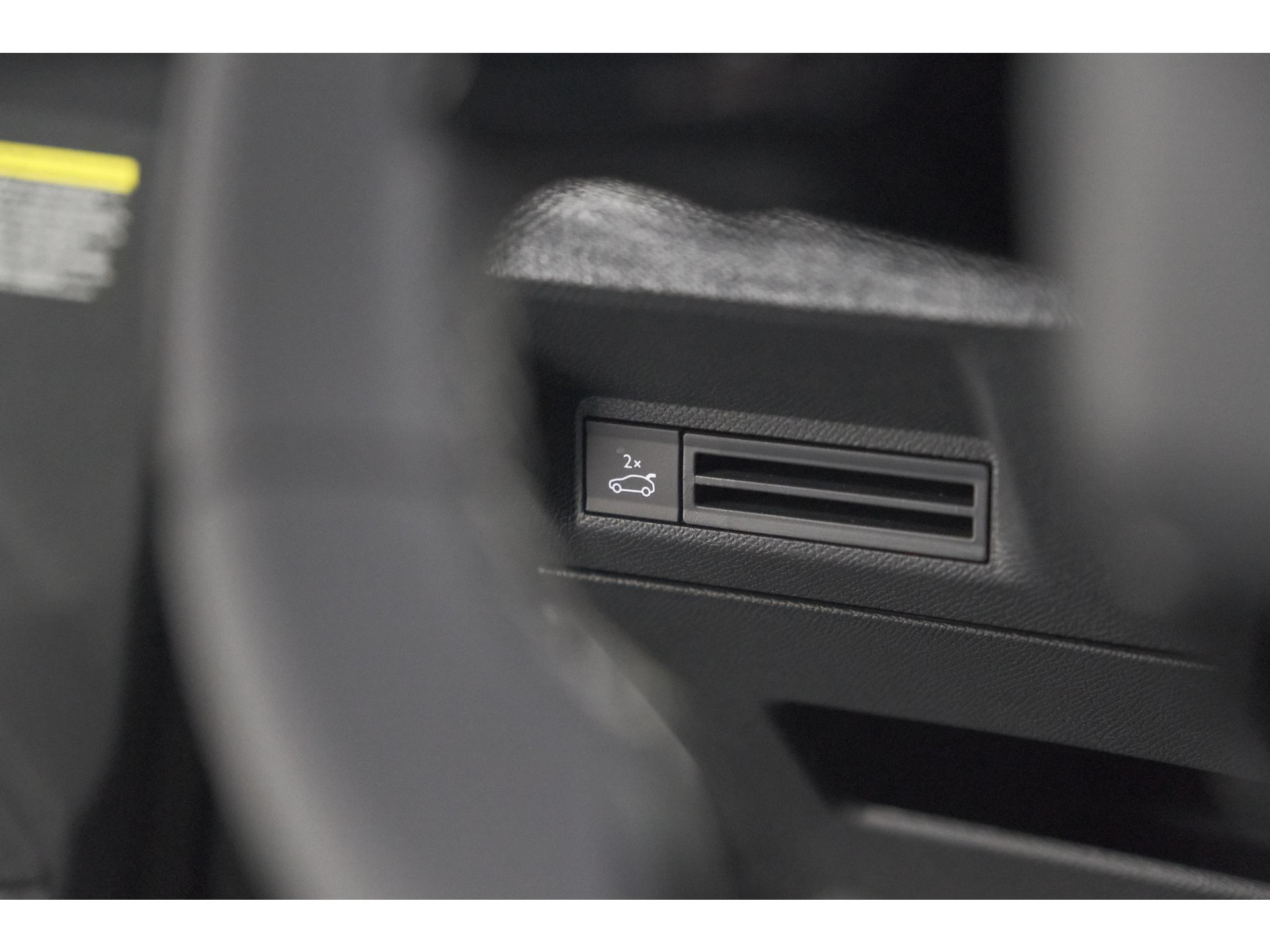 Peugeot 3008 1.2 Hybrid 136 GT | Pack Winter | Camera | Adaptieve Cruise Control | Elektrische Kofferklep