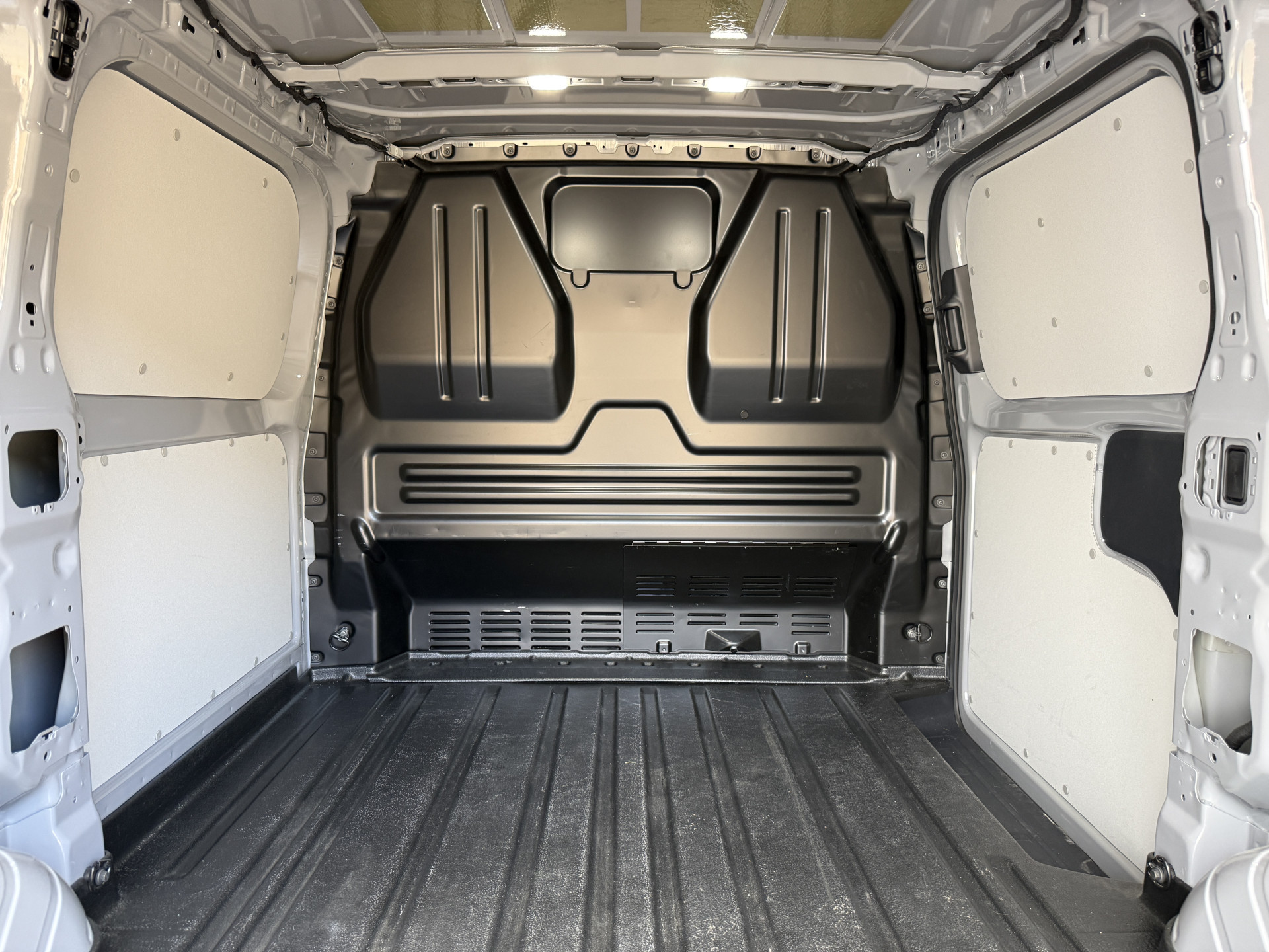 Ford e-Transit Custom 65 kWh 218PK Elektrisch 344km WLTP 2300kg Trekvermogen BEV Snelladen Stoelverwarming LED Cruise Control Camera Carplay Parkeersensoren v+a
