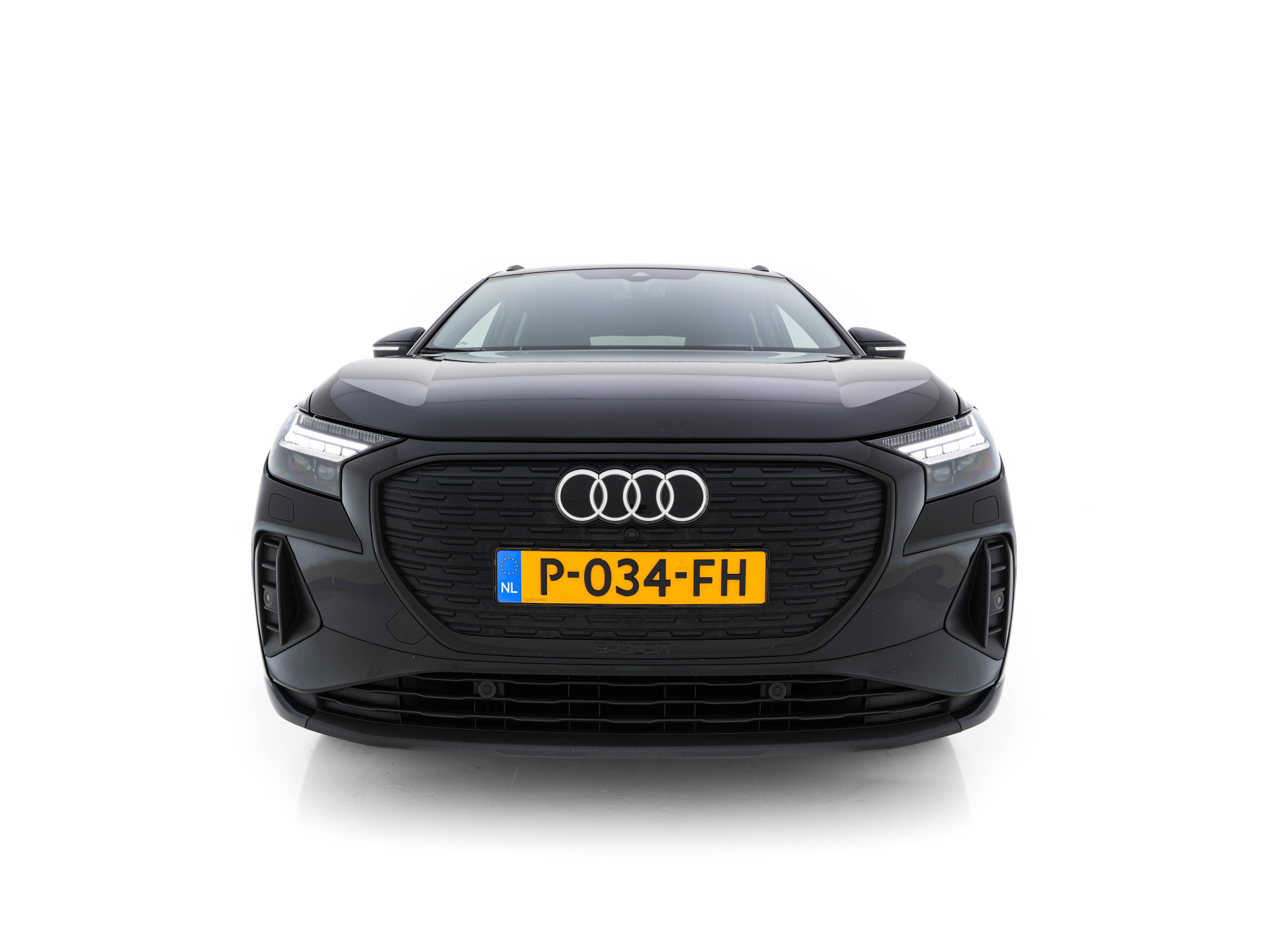 Audi Q4 e-tron 40 Launch edition Advanced Plus 77 kWh (3-Fase-11 kW) {SOH-93%} (INCL-BTW) *HEATPUMP | ADAPT-CRUISE | MATRIX-LED | NAVI-FULLMAP | KEYLESS | CAMERA | DIGI-COCKPIT | DAB | AMBIENT-LIGHT | HEATED-SPORTSEATS | SHIFT-PADDLES | PRIVACY-GLASS | 19