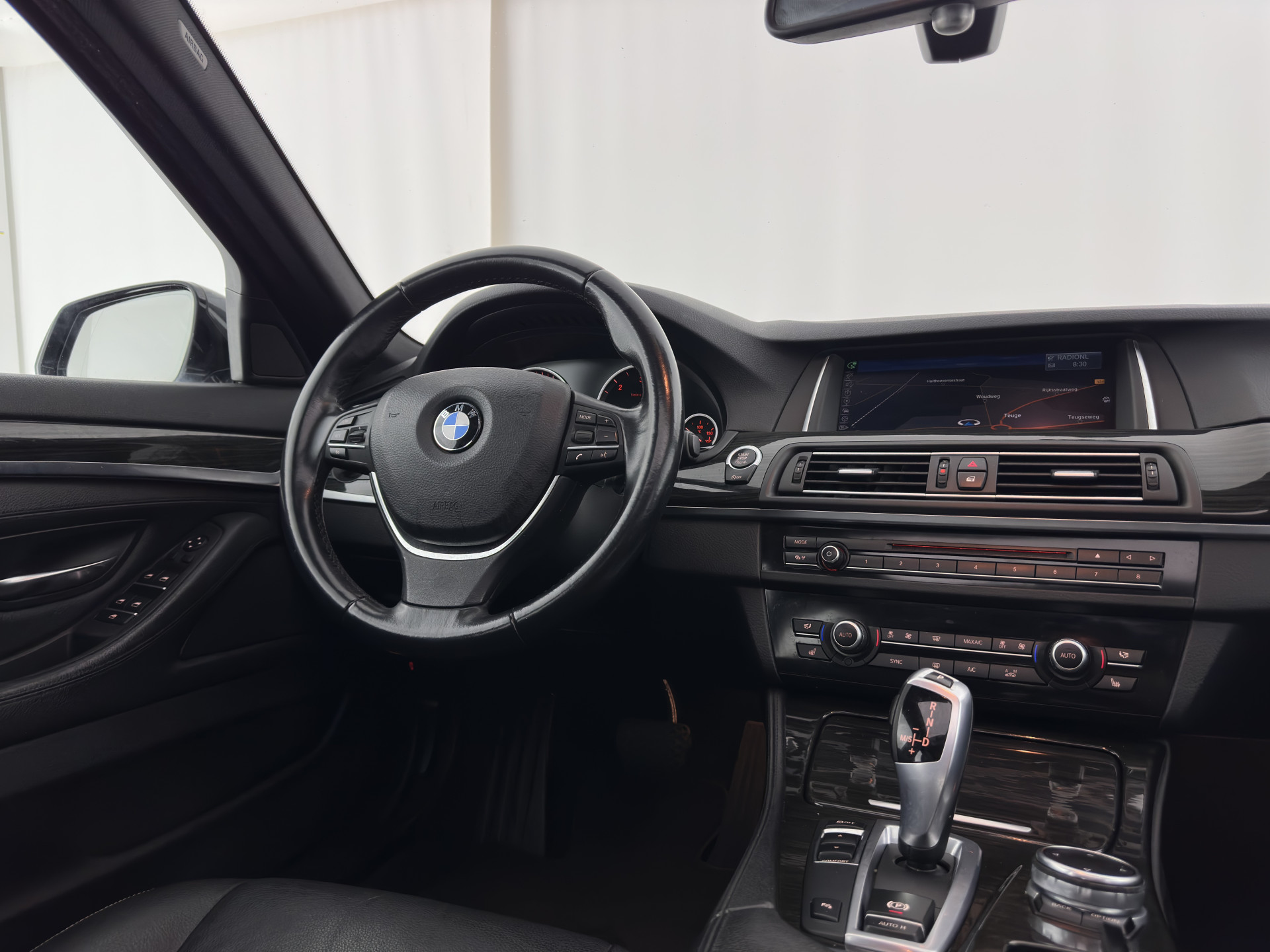 BMW 5-serie 518d Luxury-Line High Executive Aut. *PANO | LUXURY-LEATHER | BI-XENON | NAVI-FULLMAP | HEATED-COMFORTSEATS | HIFI-SOUND | CAMERA | ECC | PDC | CRUISE | 18''ALU*