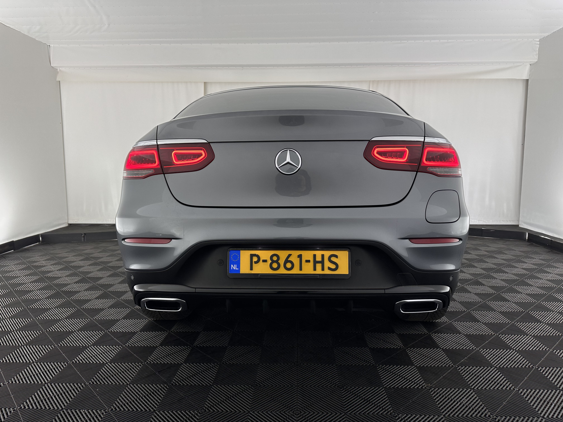 Mercedes-Benz GLC-klasse Coupé 300de 4MATIC Business Solution AMG (Plug-in) (INCL.BTW) *LEATHER-FABRIC | FULL-LED | CAMERA | HEATED-SPORTSEATS | NAVI-FULLMAP | PRIVACYGLASS | SHIFTPADDLES | DAB+ | ECC | PDC | CRUISE | 19''ALU*