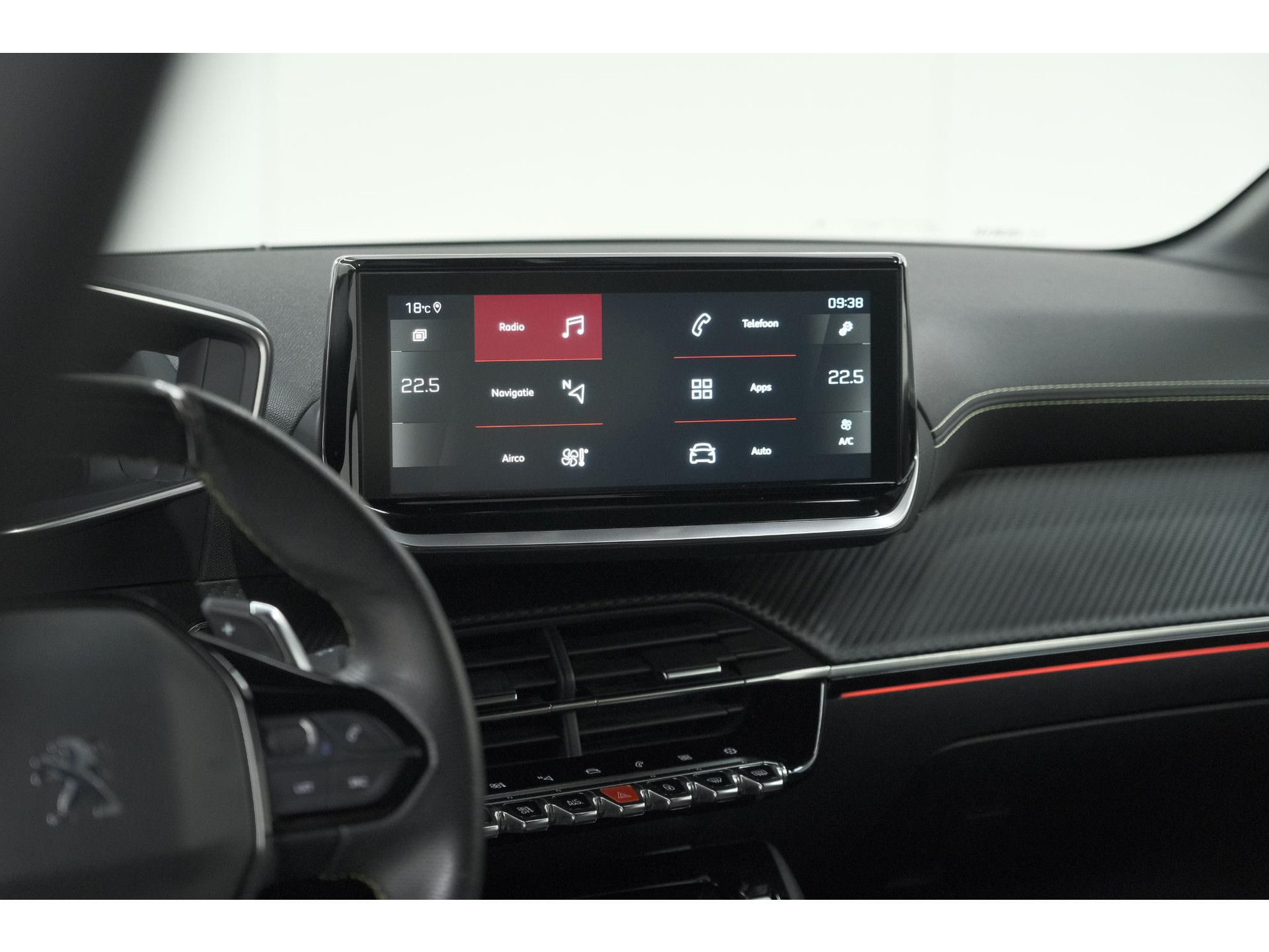 Peugeot 208 PureTech 100 EAT8 GT | Camera | Dodehoekdetectie | Navigatie | Apple Carplay