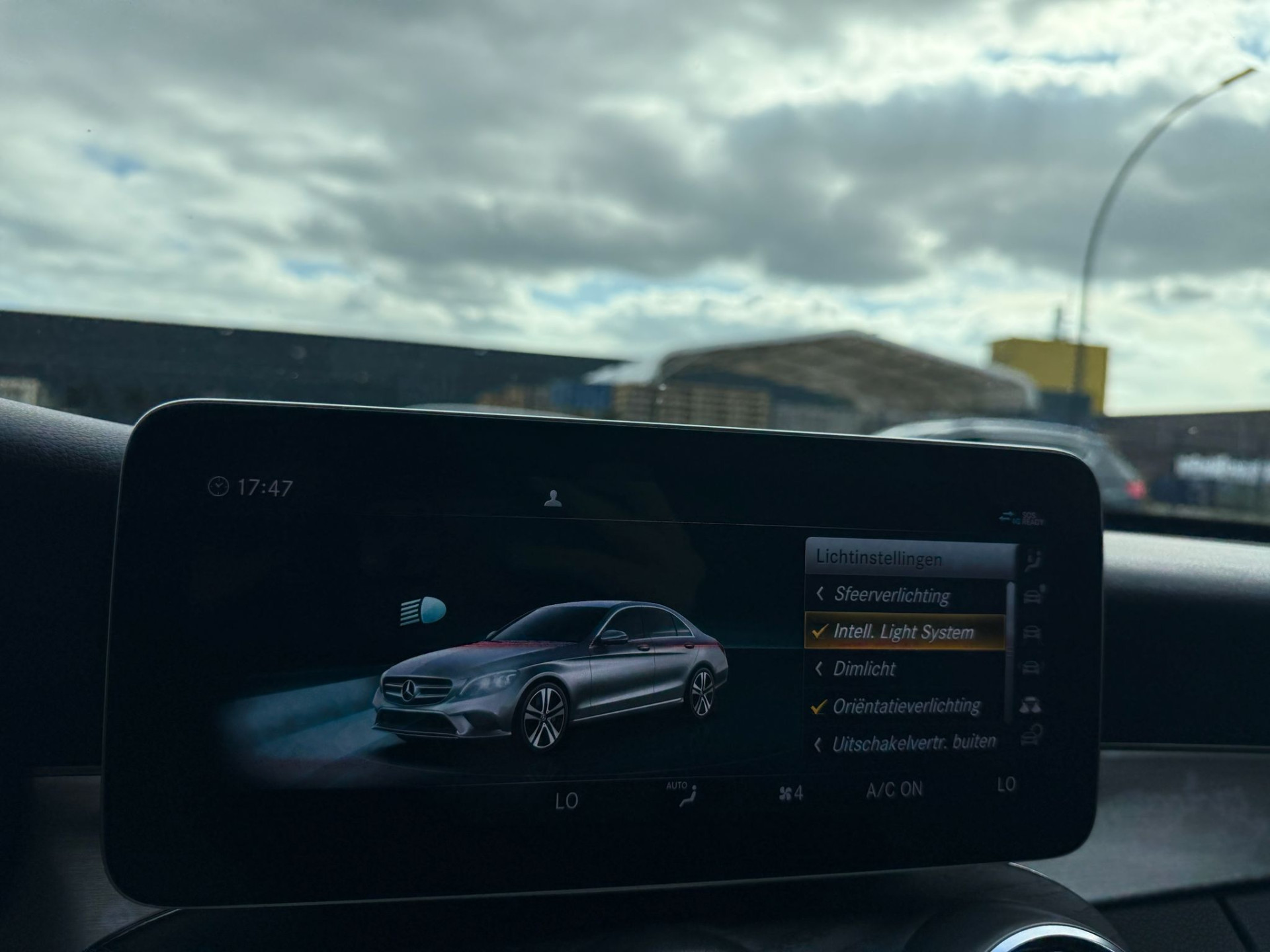 Mercedes-Benz C-klasse 300 e Advantage Pack | 3/6/12MND GARANTIE | AUTOMAAT | CRUISE | LED | LEDER | 360 CAMERA | SFEER | CARPLAY | NAVI |