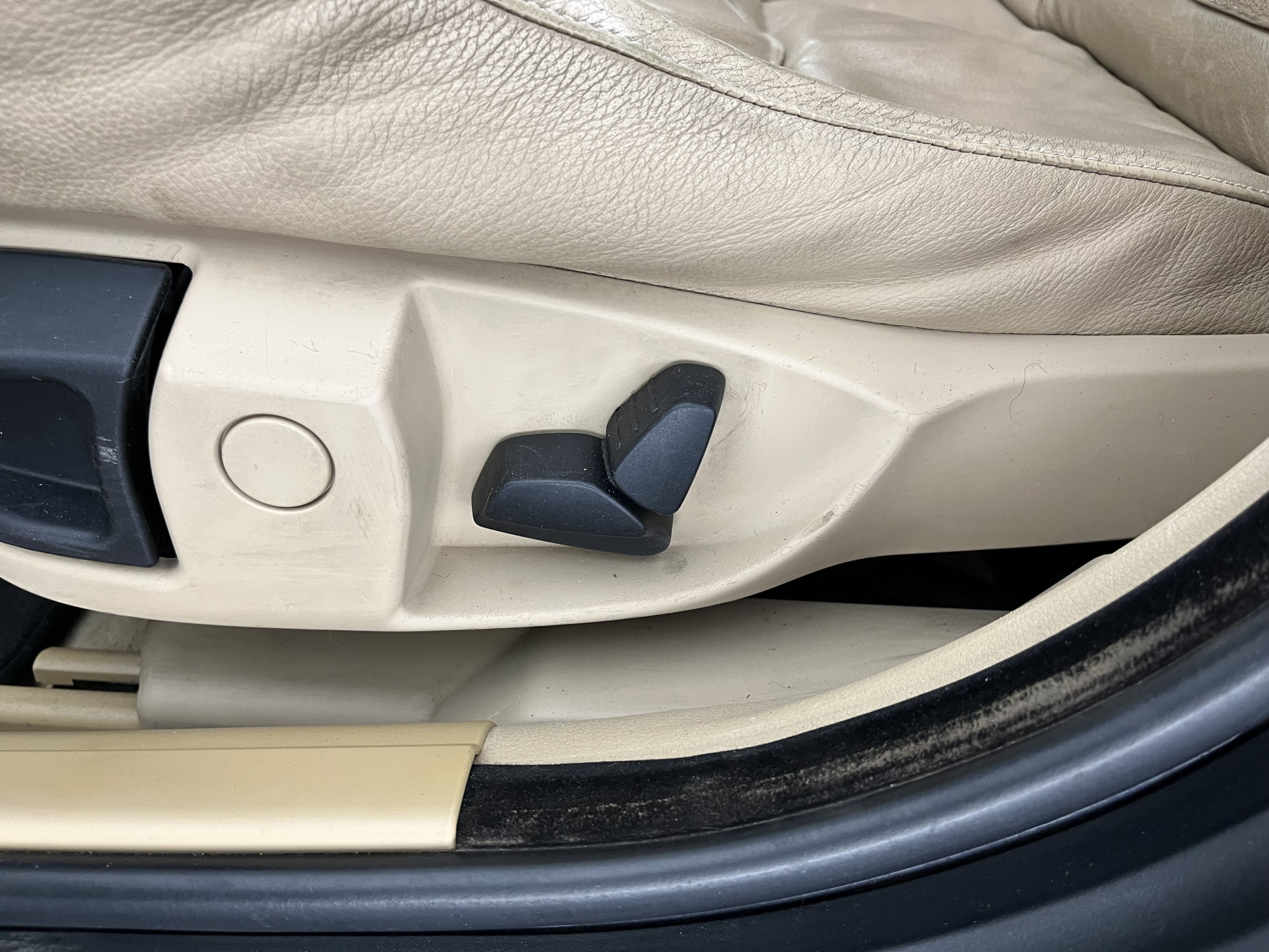 BMW 5-serie Touring 525d *PANO | LEATHER | NAVI-FULLMAP | HIFI-SOUND | ECC | HEATED-SPORTSEATS | PDC | CRUISE | TOWBAR | 16''ALU *