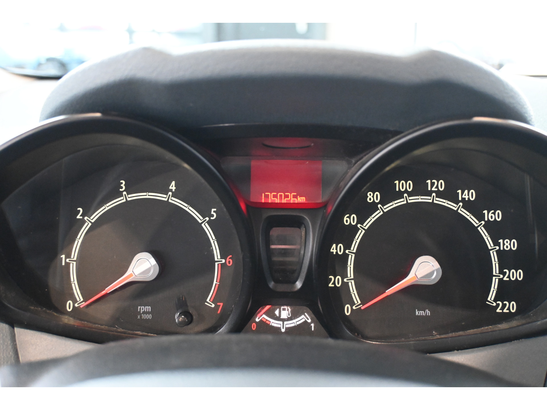 Ford Fiesta 1.25 Trend Airco Lichtmetaal Stuurbekrachtiging Lichtmetaal Inruil Mogelijk!