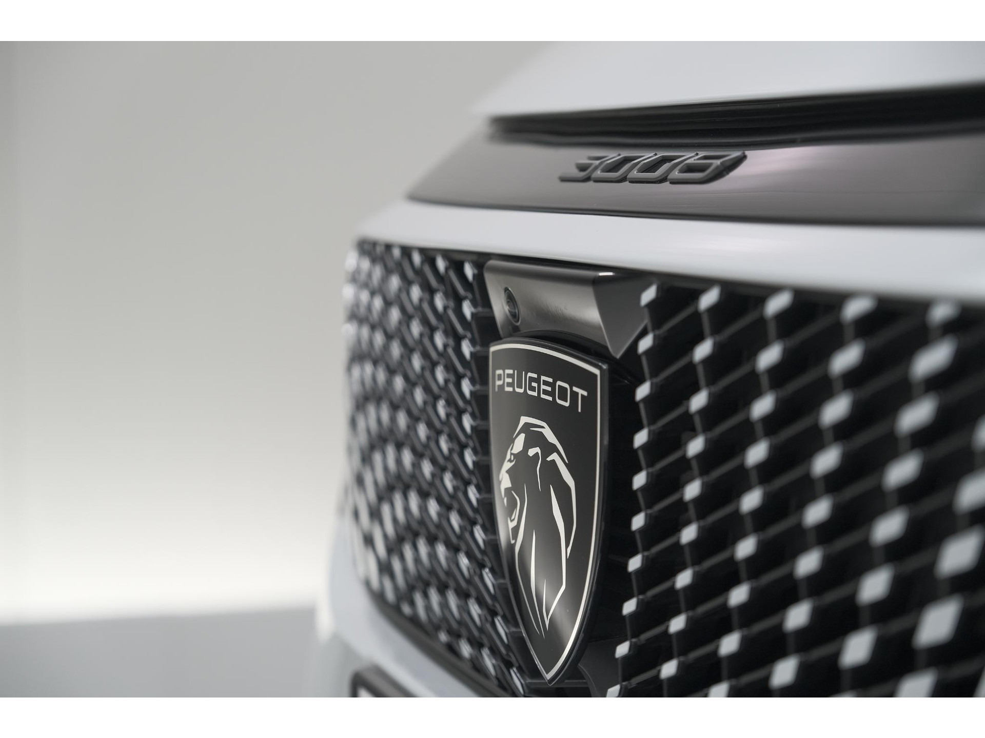 Peugeot 3008 1.2 Hybrid 136 GT | Panoramadak | FOCAL Audio | Alcantara Executive Pakket | 360 Camera | Adaptieve Cruise Control