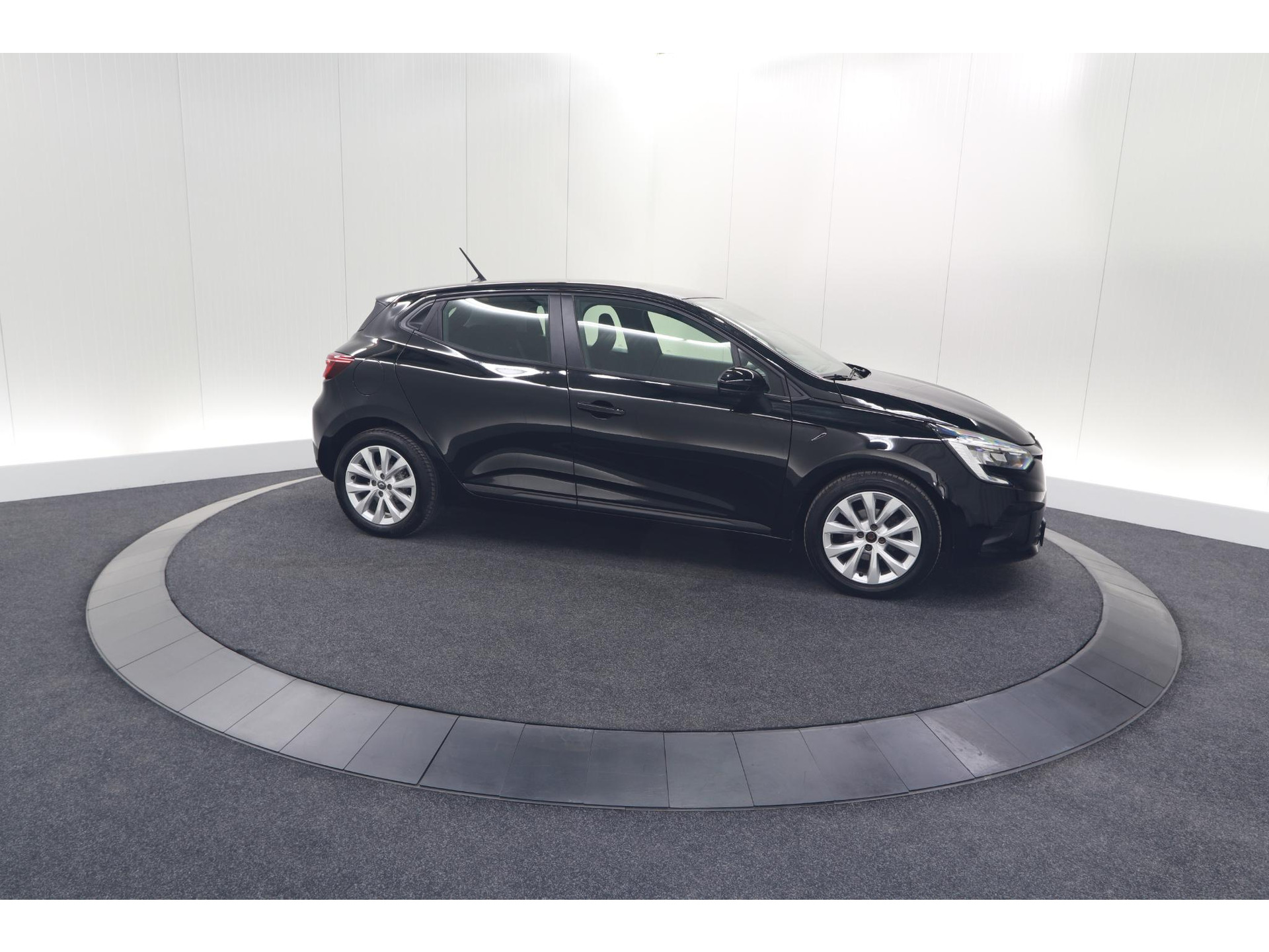 Renault Clio TCe 90 Equilibre | Parkeersensoren | Apple Carplay | Cruise Control