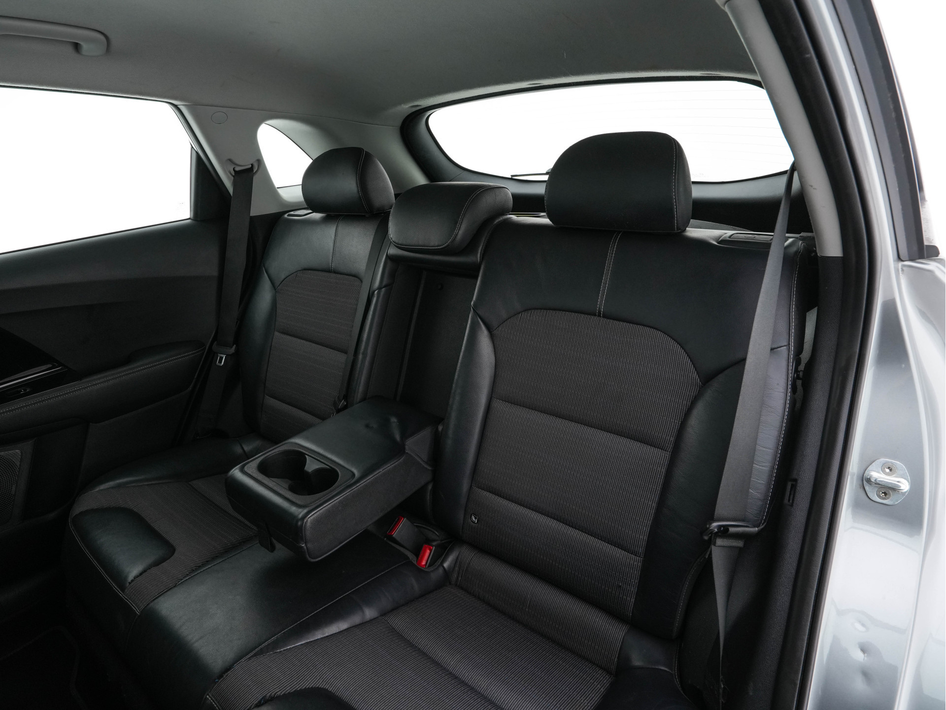 Kia Niro 1.6 GDi Hybrid ExecutiveLine Eco-Hybrid (INCL-BTW) Aut. *LEATHER-FABRIC | NAVI-FULLMAP | KEYLESS | CAMERA | COMFORTSEATS | DIGI-COCKPIT | LANE-ASSIST | ECC | CARPLAY | PDC | TOWBAR | 16''ALU*