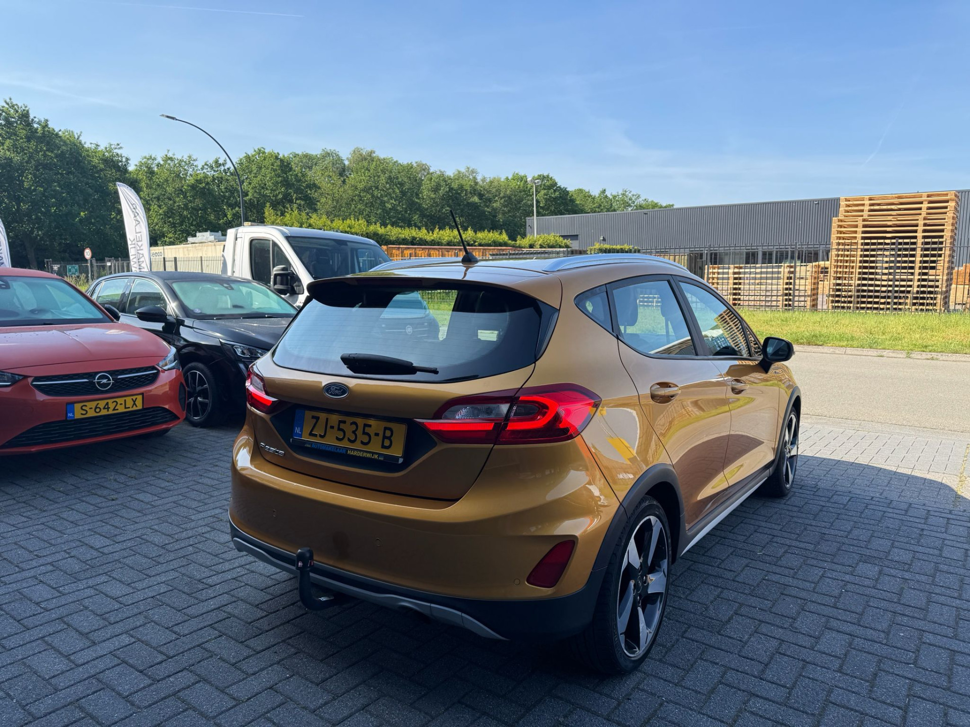 Ford Fiesta 1.0 EcoBoost Active First Edition | 2E EIGENAAR | 3/6/12MND GARANTIE | AIRCO | CRUISE | DAB | CARPLAY | TREKHAAK | NAVI |
