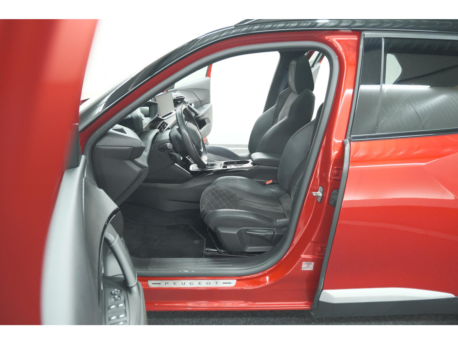 Peugeot 2008 PureTech 130 GT Pack | Panoramadak | Camera | Adaptieve Cruise Control | Stoelverwarming