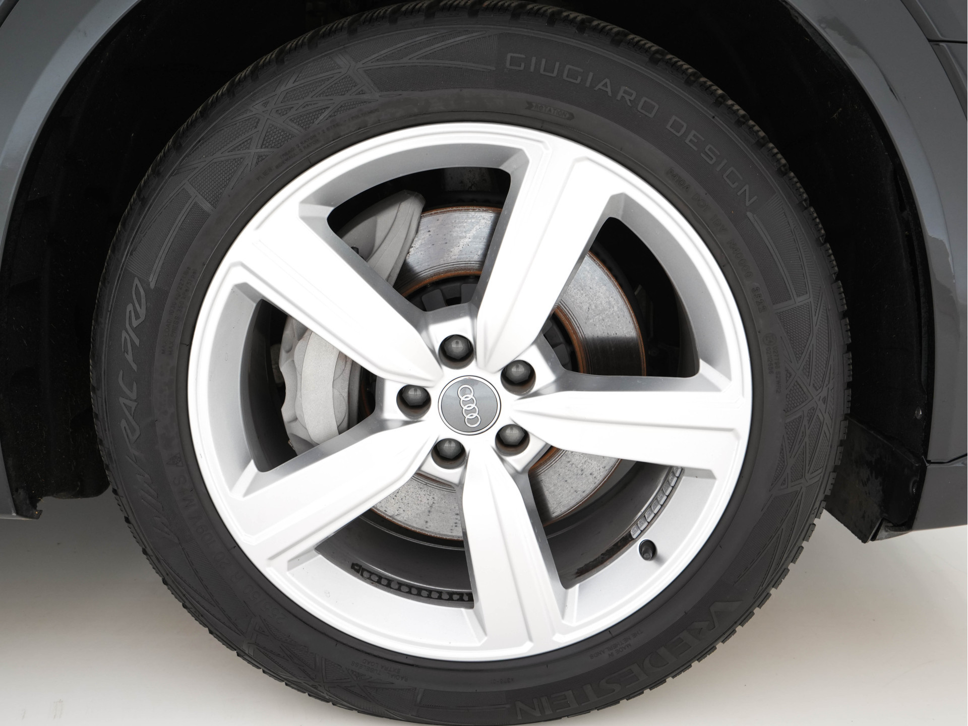 Audi e-tron 50 Quattro Launch-Edition-Plus 71 kWh [ 3-Fase ] {SOH-100%} (INCL-BTW) *PANO | LUXURY-LEATHER | ADAPTIVE-CRUISE | FULL-LED | DIGI-COCKPIT | KEYLESS | MEMORY-PACK | CAMERA | NAVI-FULLMAP | SHIFT-PADDLES | COMFORT-SEATS | 20''ALU*