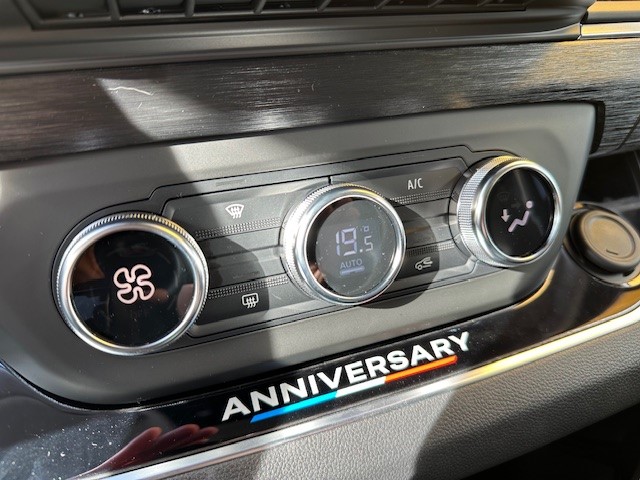 Renault Trafic 170PK L2H1 Extra DC DUBBEL CABINE | ANNIVERSARY BLACK EDITION | CAMERA | Stoelverwarming | NAVI