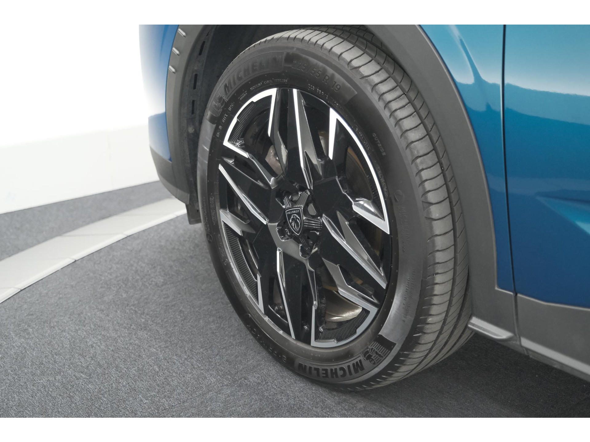 Peugeot 5008 1.2 Hybrid 136 GT | Adaptieve Cruise Control | Camera | Elektrische Kofferklep | Stoelverwarming