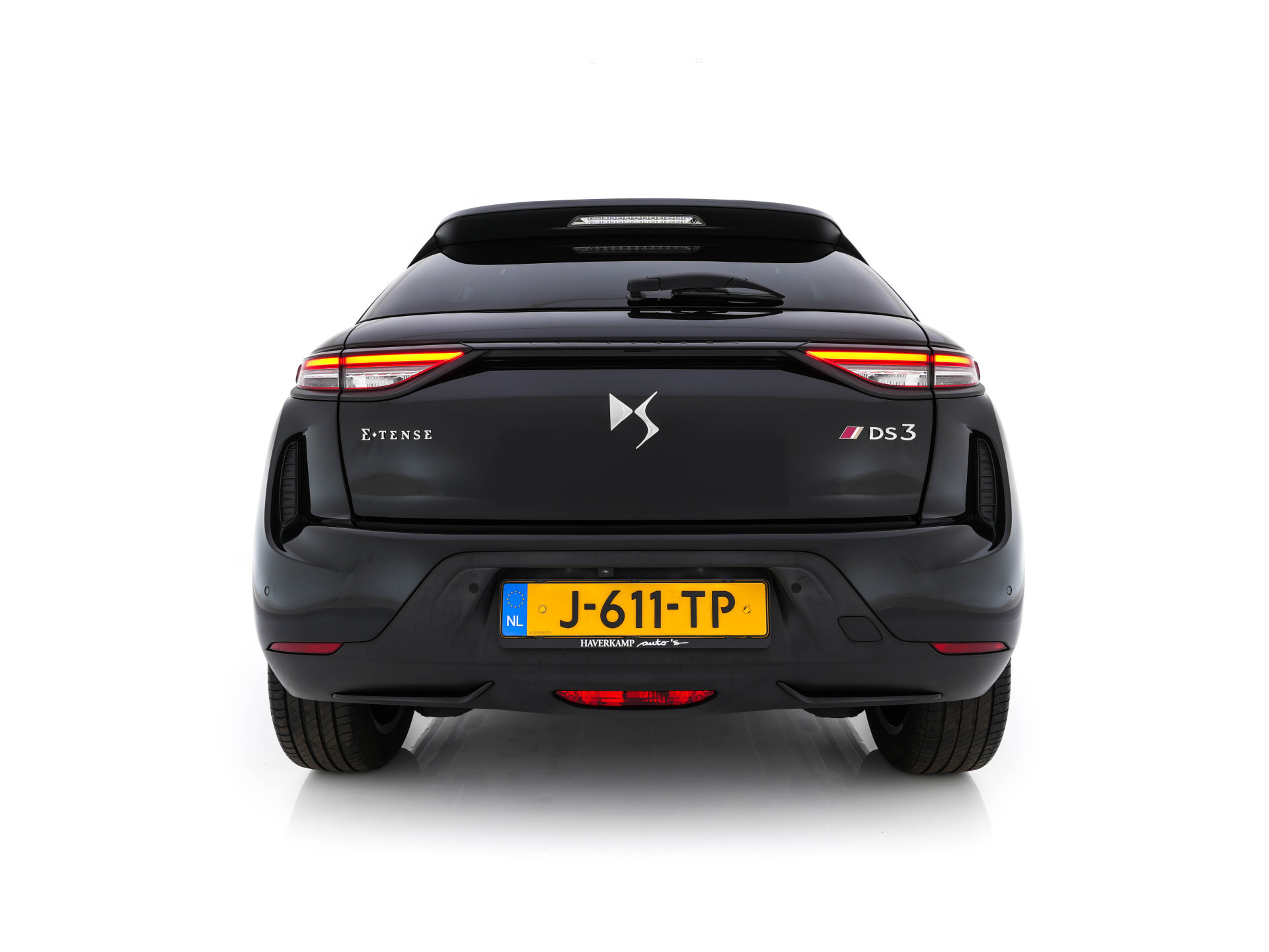 DS 3 Crossback E-Tense Performance Line+ 50 kWh [ 3-Fase ] {SOH-90%} (INCL-BTW) *LEATHER-FABRIC | MATRIX-LED | ADAPTIVE-CRUISE | DIGI-COCKPIT | HEATED-SPORTSEATS | CAMERA | KEYLESS | NAVI-FULLMAP | DAB+ | ECC | PDC | PRIVACY-GLASS | 18''ALU*