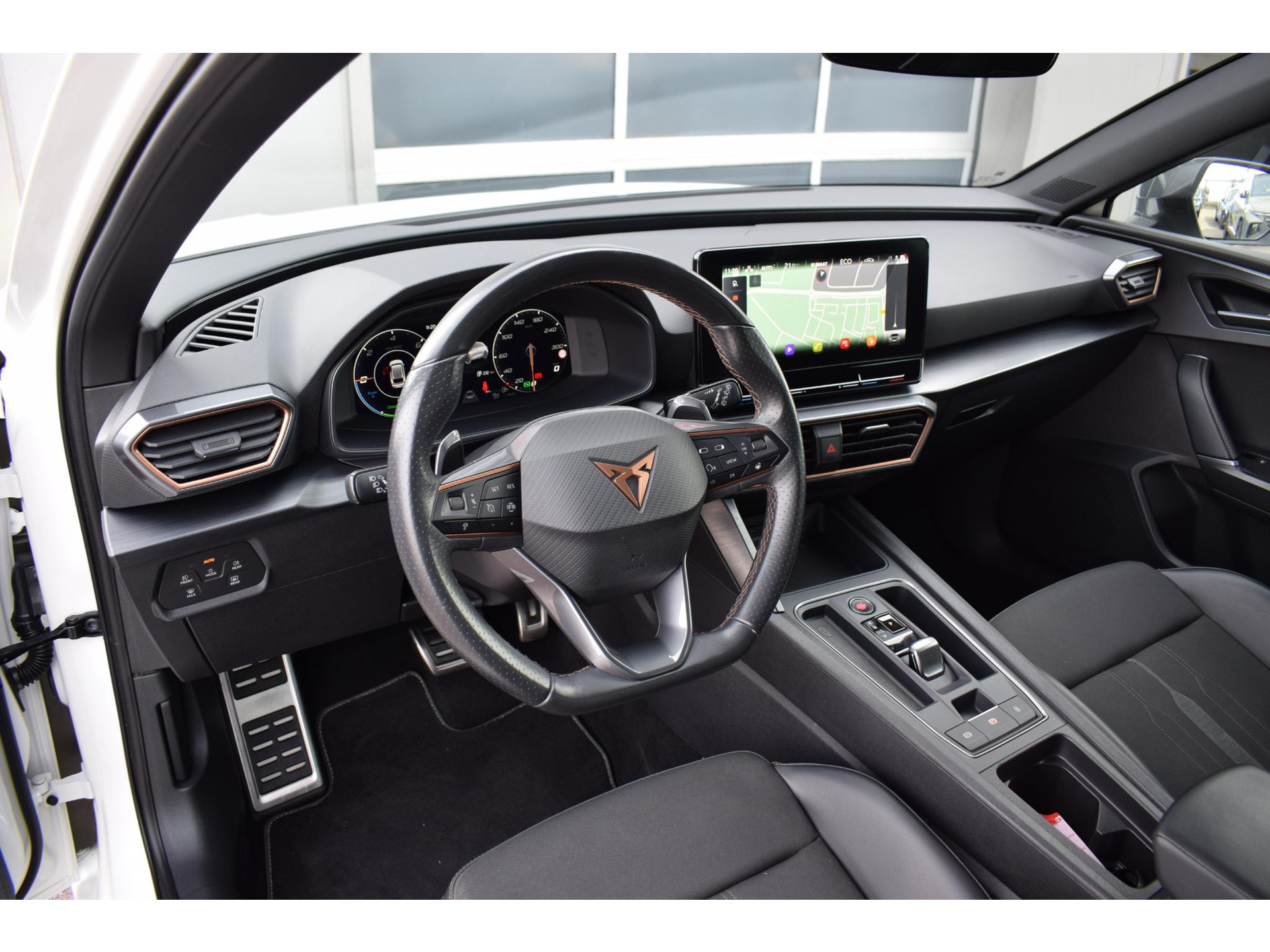CUPRA Leon Sportstourer 1.4 e-Hybrid VZ Business | 245 PK | Half Leer | Apple CarPlay | Stuurverwarming