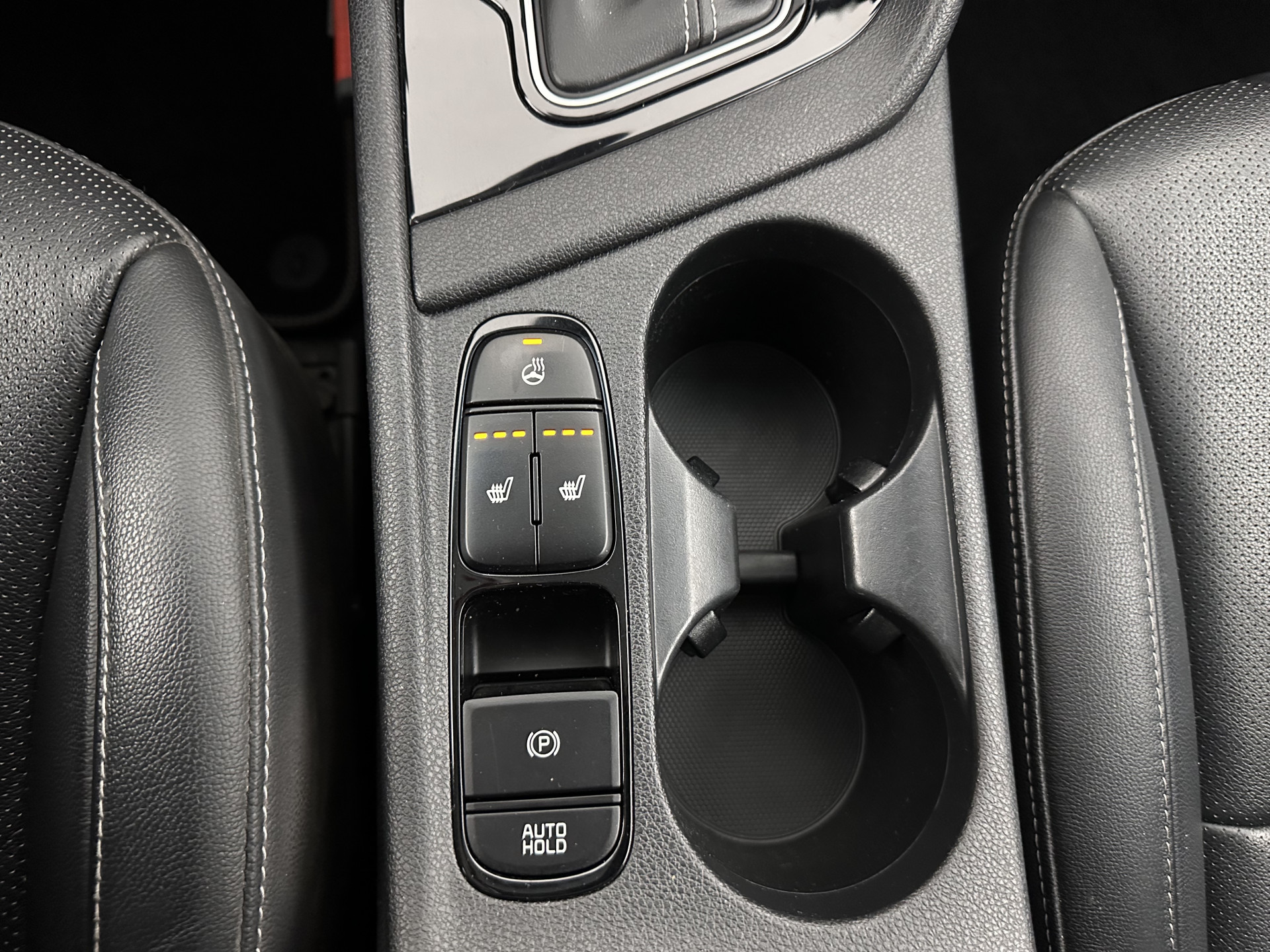 Kia Niro 1.6 GDi Hybrid DynamicPlusLine (INCL.BTW) Aut. *LEATHER | FULL-LED | ADAPTIVE-CRUISE | BLINDSPOT | HEATED-COMFORTSEATS | CAMERA | KEYLESS | NAVI-FULLMAP | AMBIENTLIGHT | LANE-ASSIST | 16''ALU*